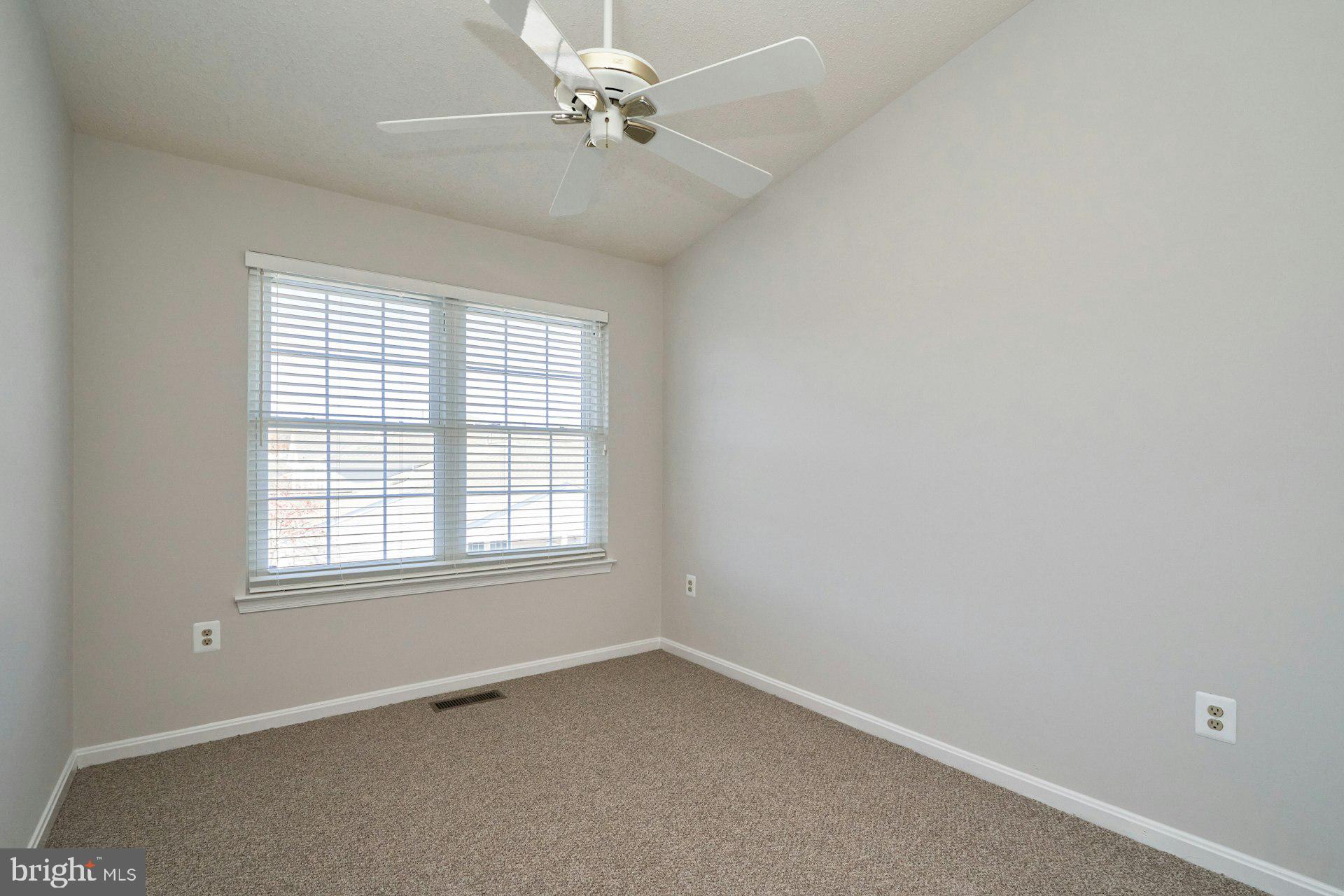 LIFESTYLE AT SULLY STATION - Residential