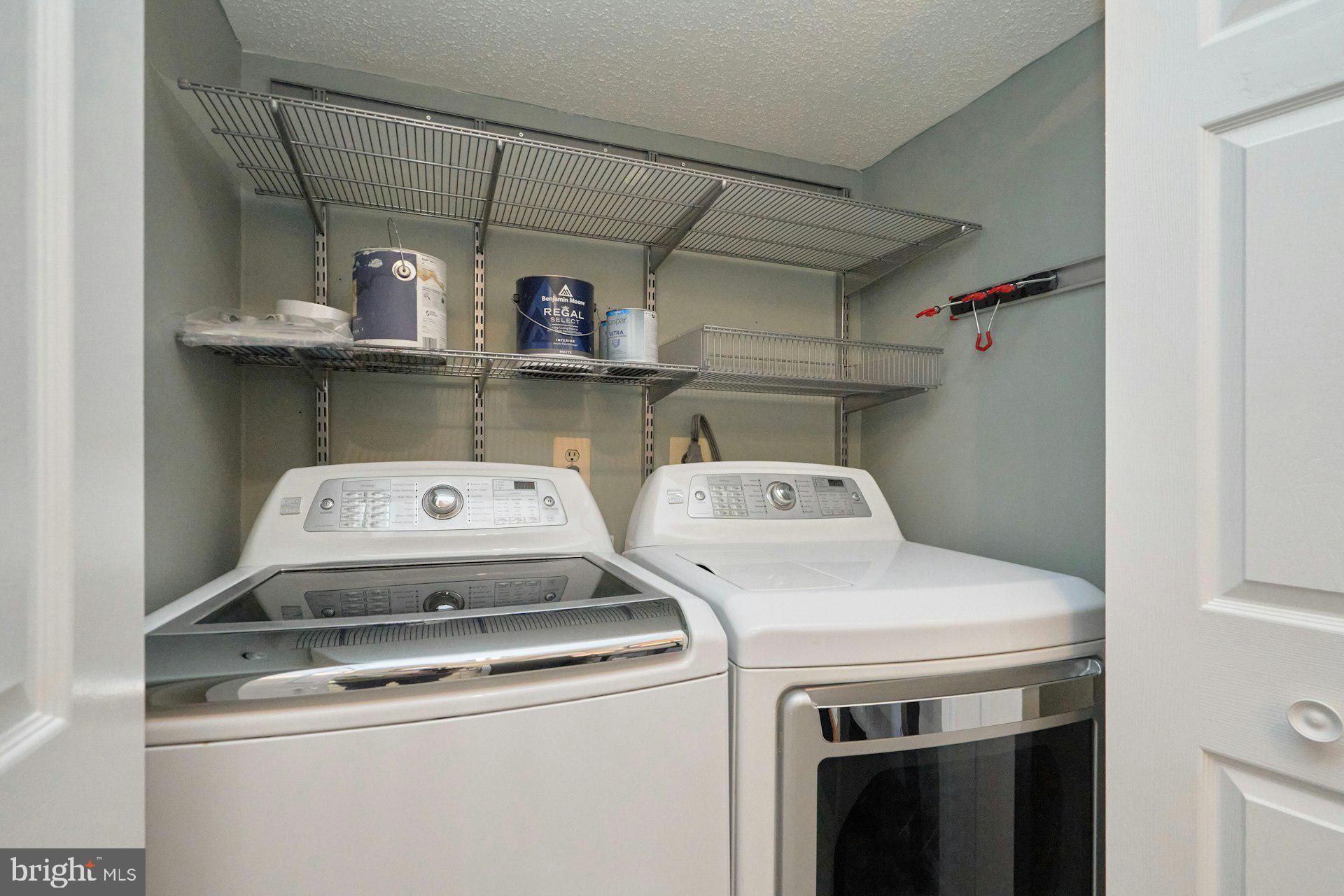 LIFESTYLE AT SULLY STATION - Residential