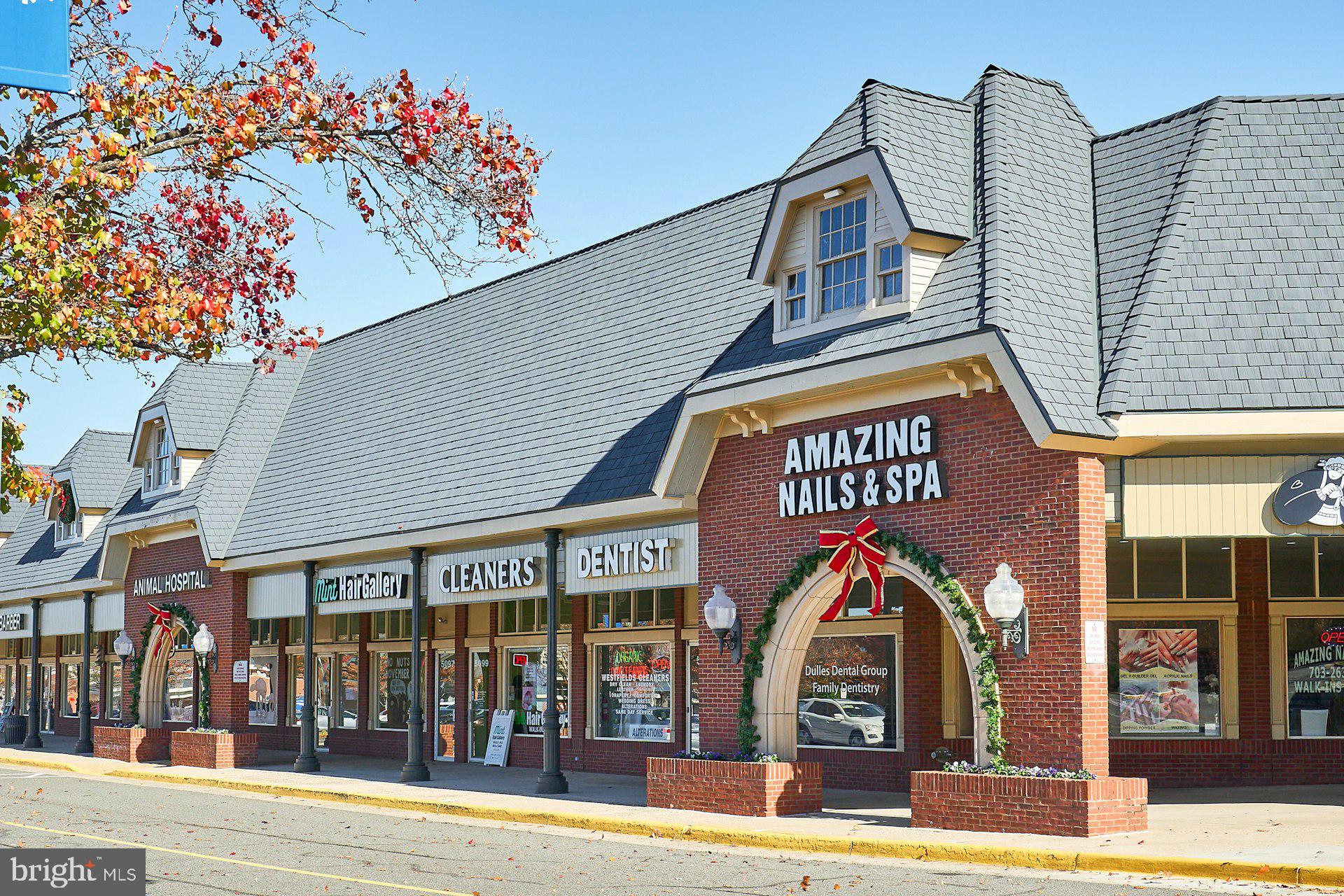 LIFESTYLE AT SULLY STATION - Residential