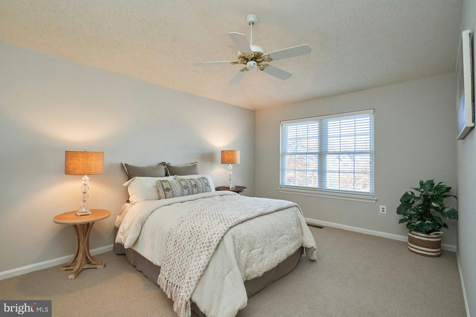 LIFESTYLE AT SULLY STATION - Residential