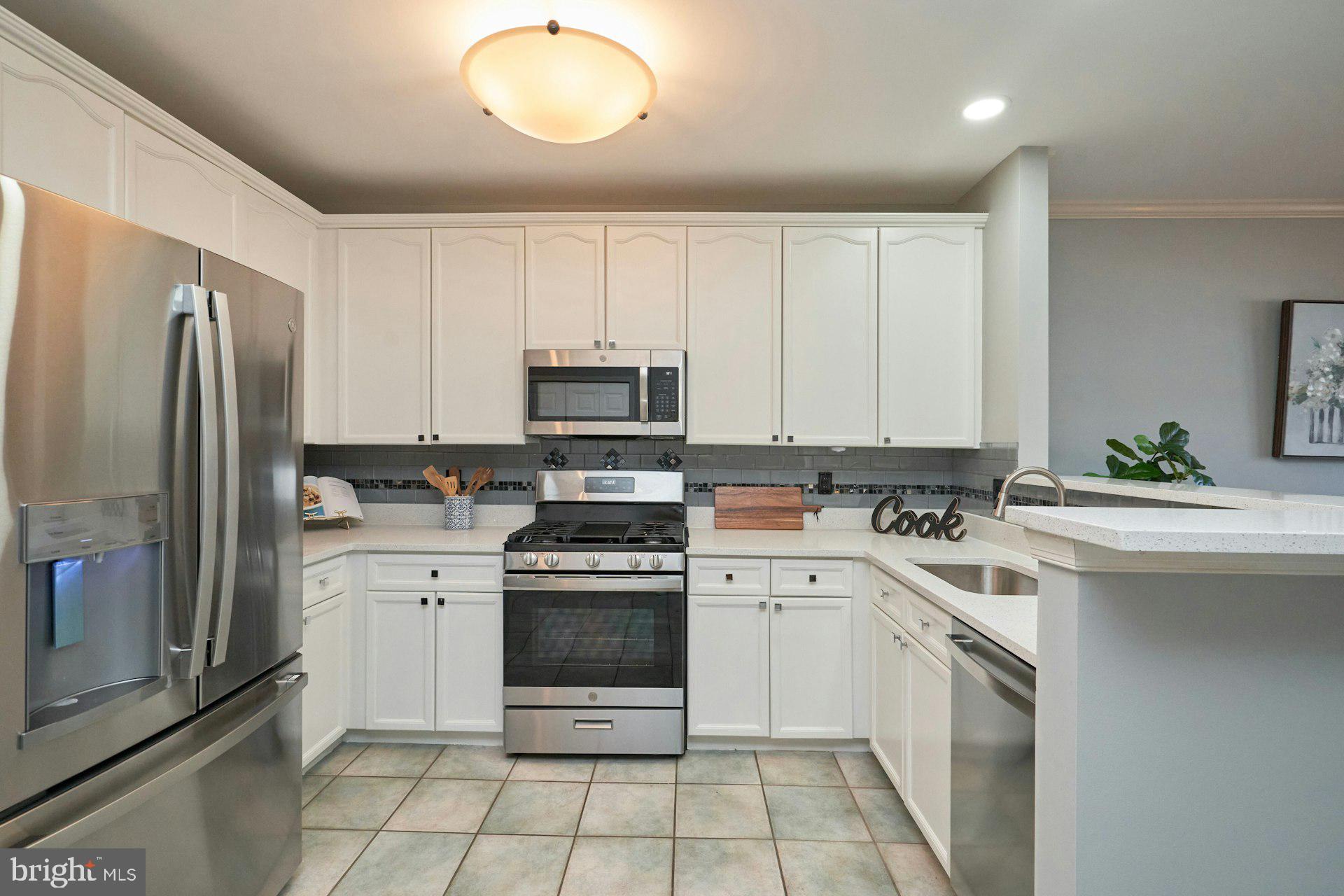 LIFESTYLE AT SULLY STATION - Residential