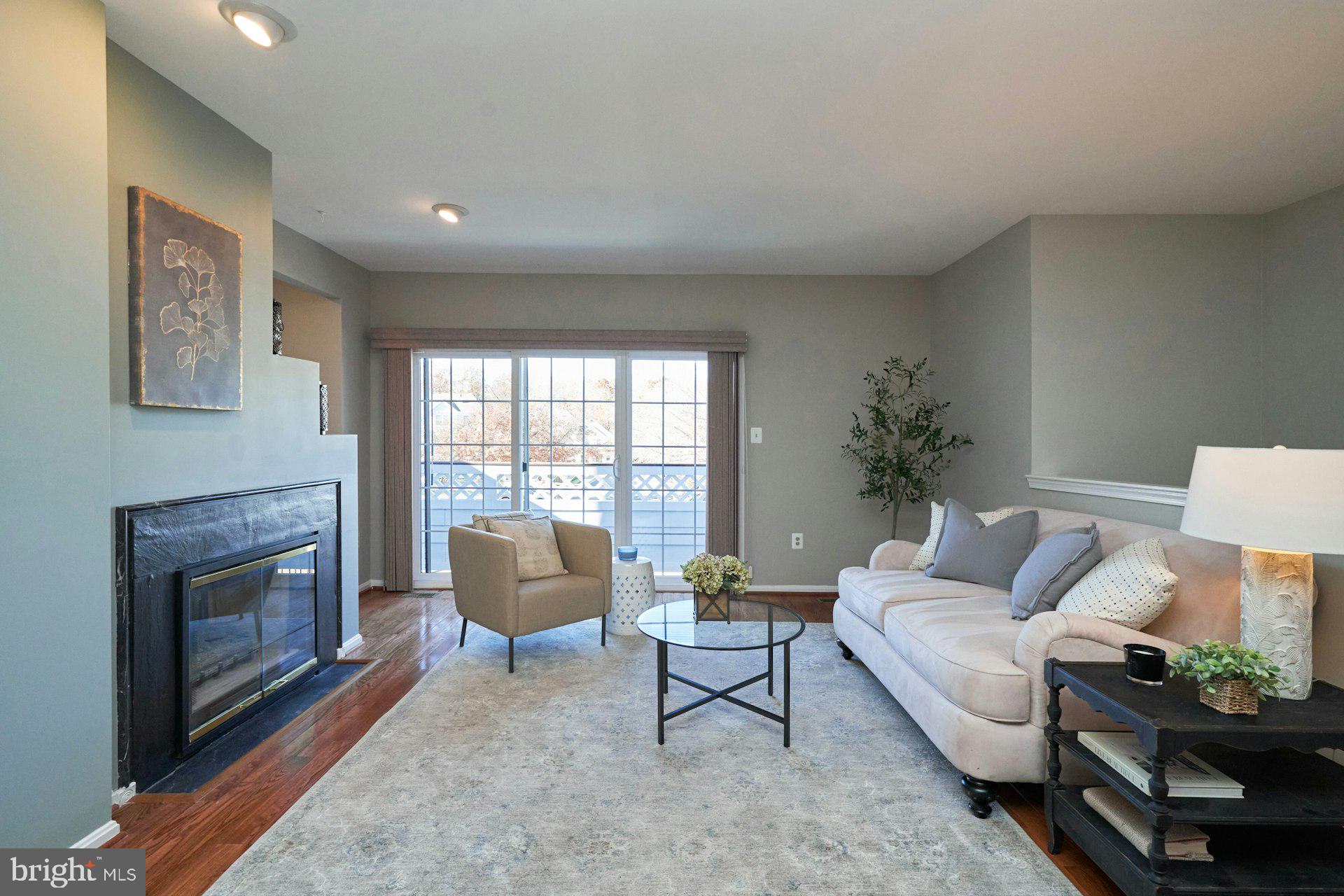 LIFESTYLE AT SULLY STATION - Residential