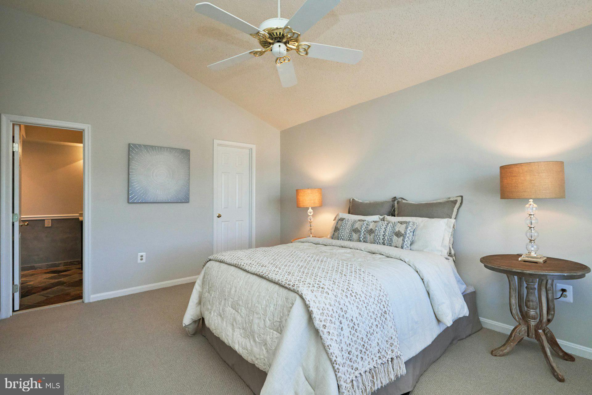 LIFESTYLE AT SULLY STATION - Residential