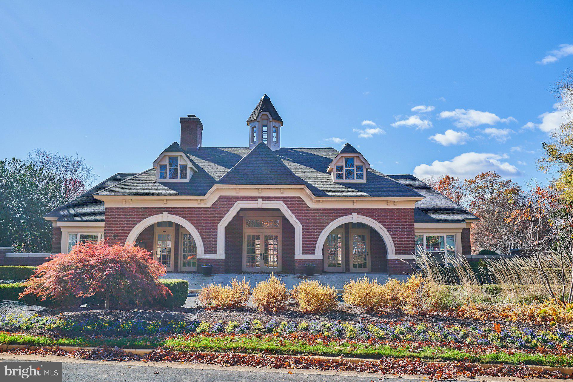 LIFESTYLE AT SULLY STATION - Residential