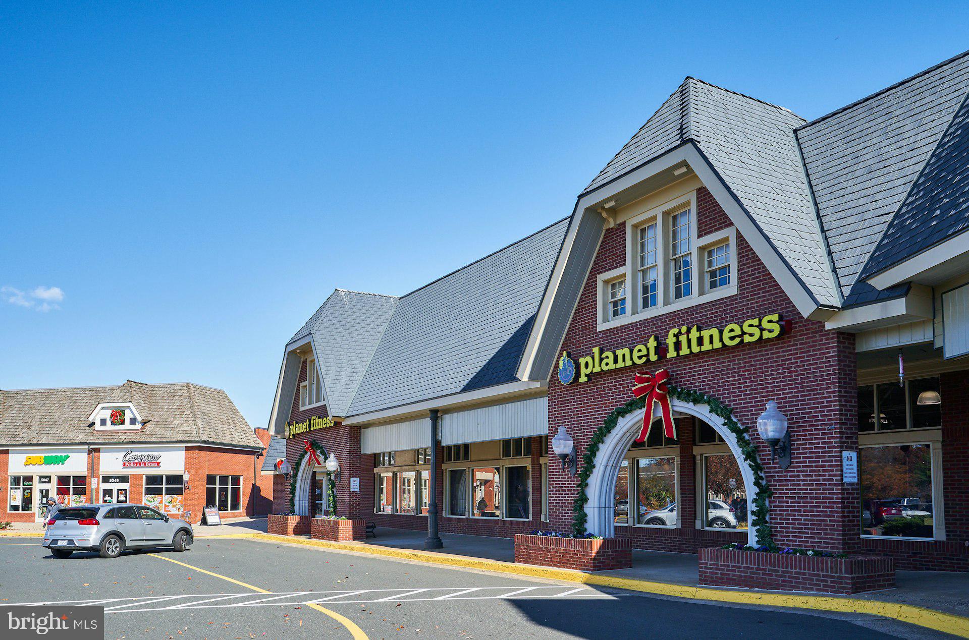 LIFESTYLE AT SULLY STATION - Residential