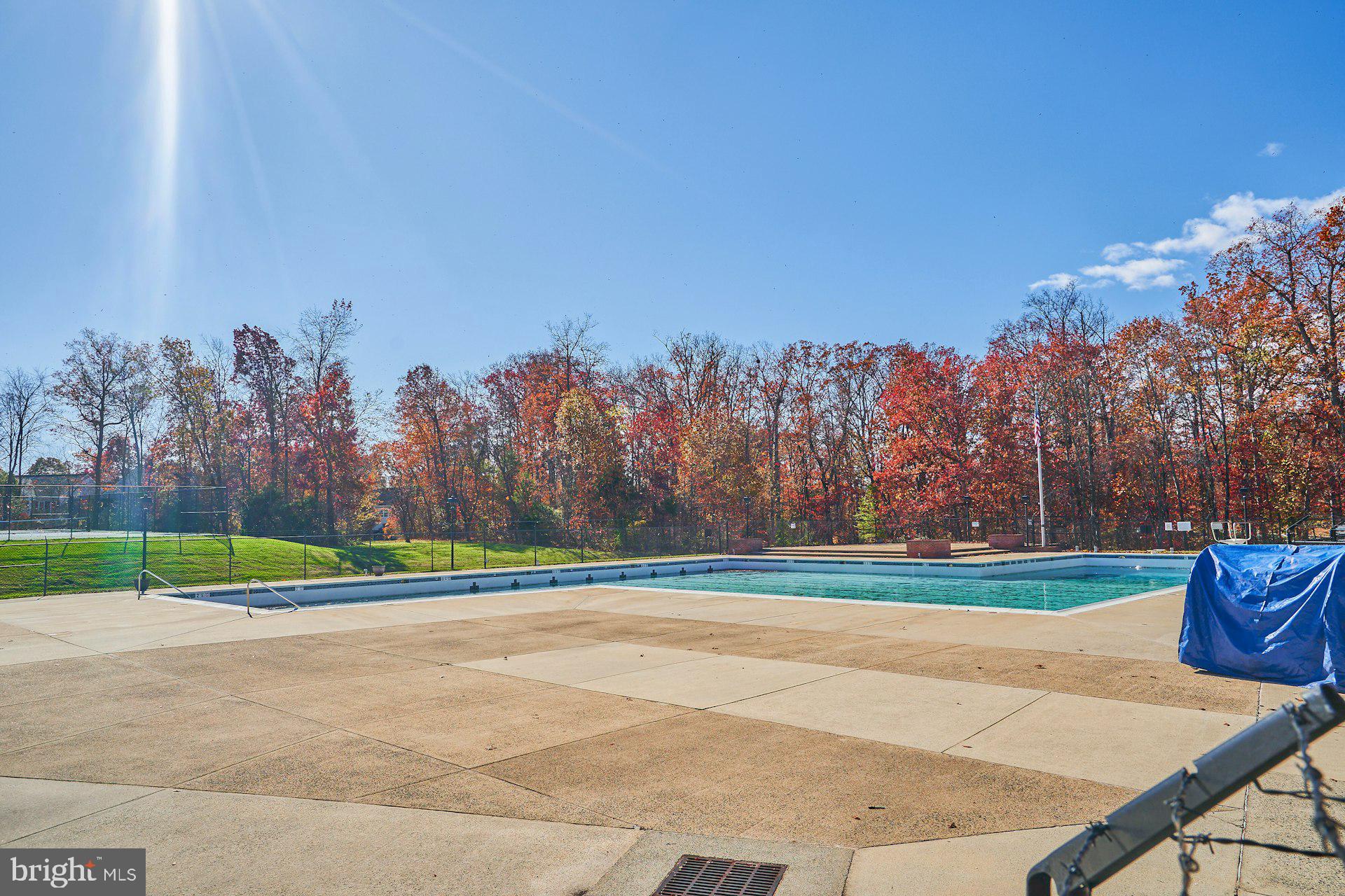 LIFESTYLE AT SULLY STATION - Residential