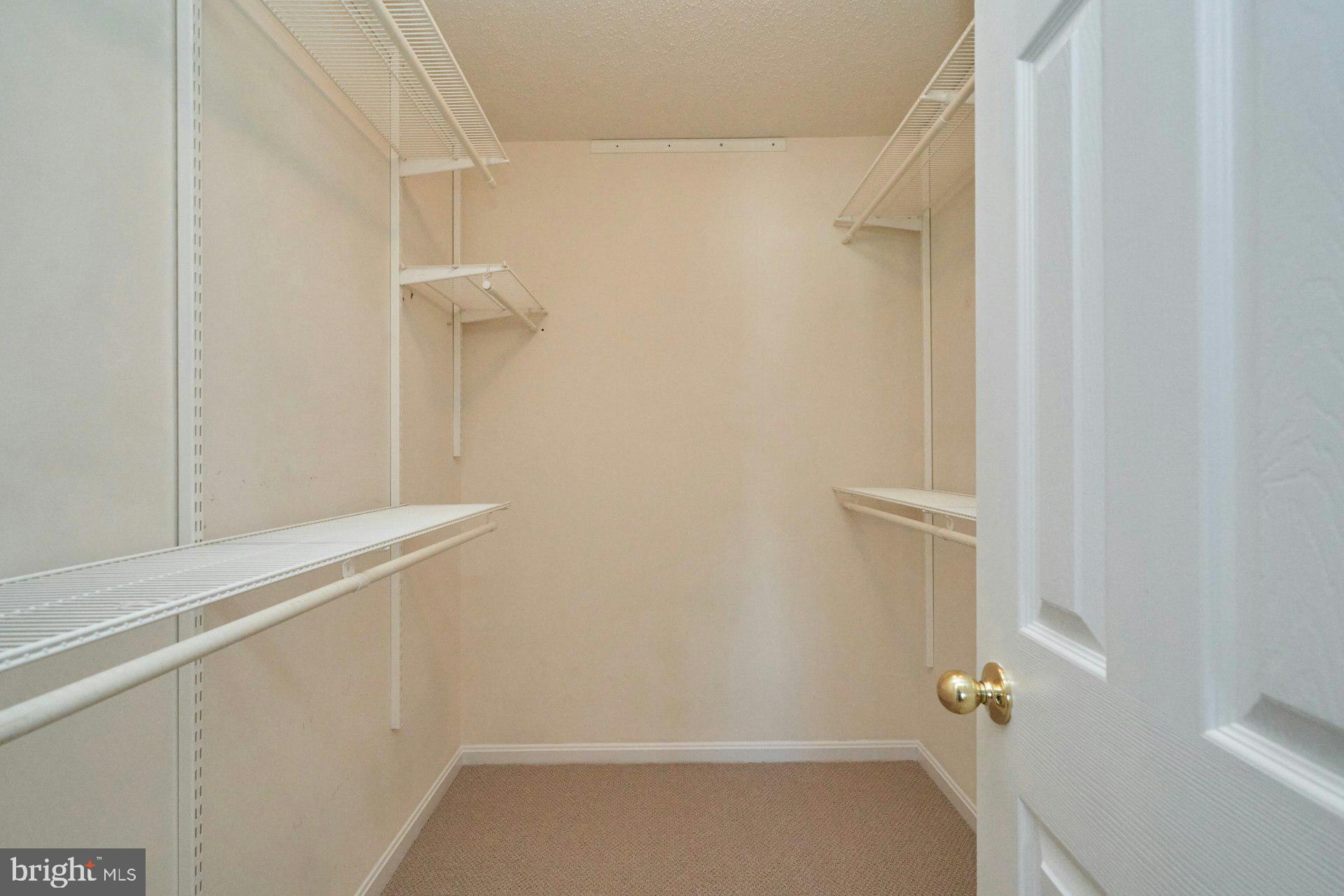 LIFESTYLE AT SULLY STATION - Residential