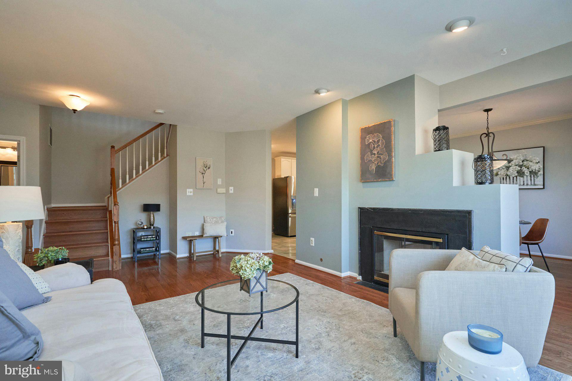 LIFESTYLE AT SULLY STATION - Residential