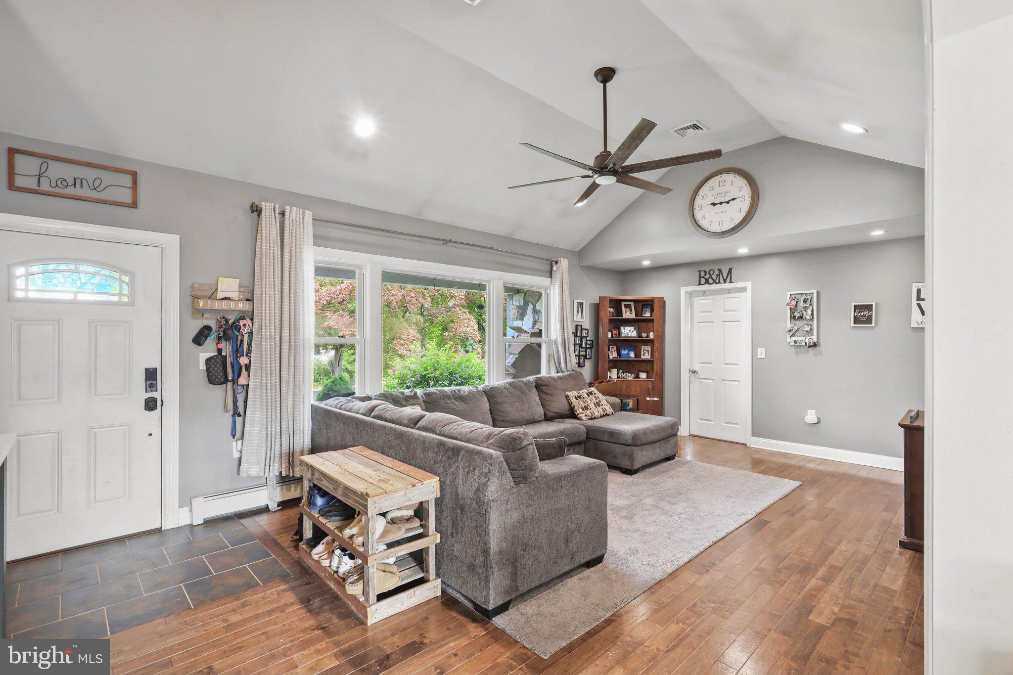 WILLOW GROVE - Residential