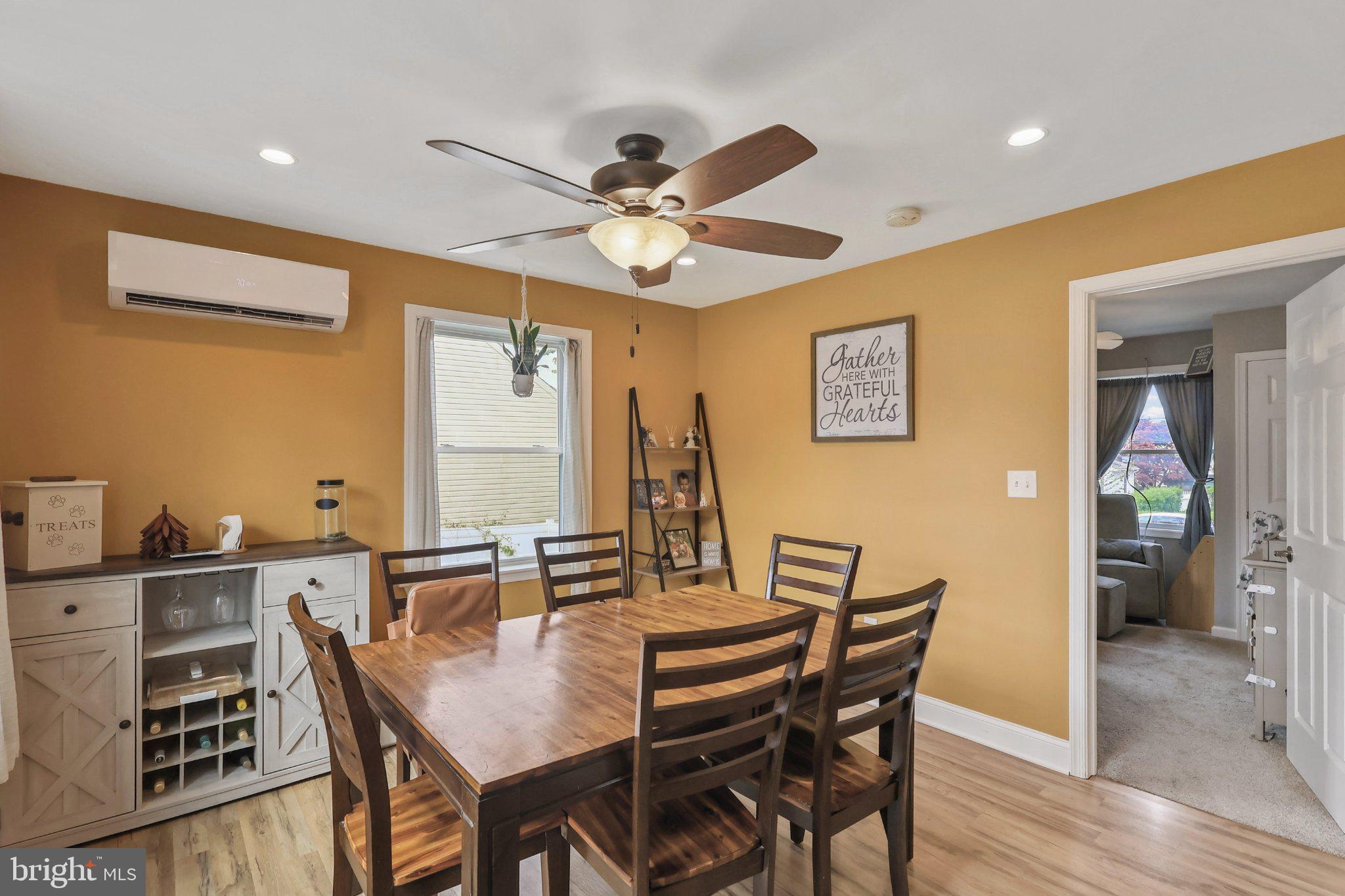 WILLOW GROVE - Residential