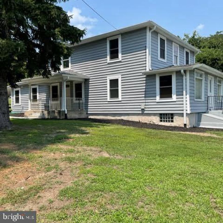 Spacious 4 bedroom, 2 bath rental in Severna Park. Freshly painted, new carpet, updated bathrooms, great kitchen for family gatherings, large yard with area to garden, and much more. This is a must see!