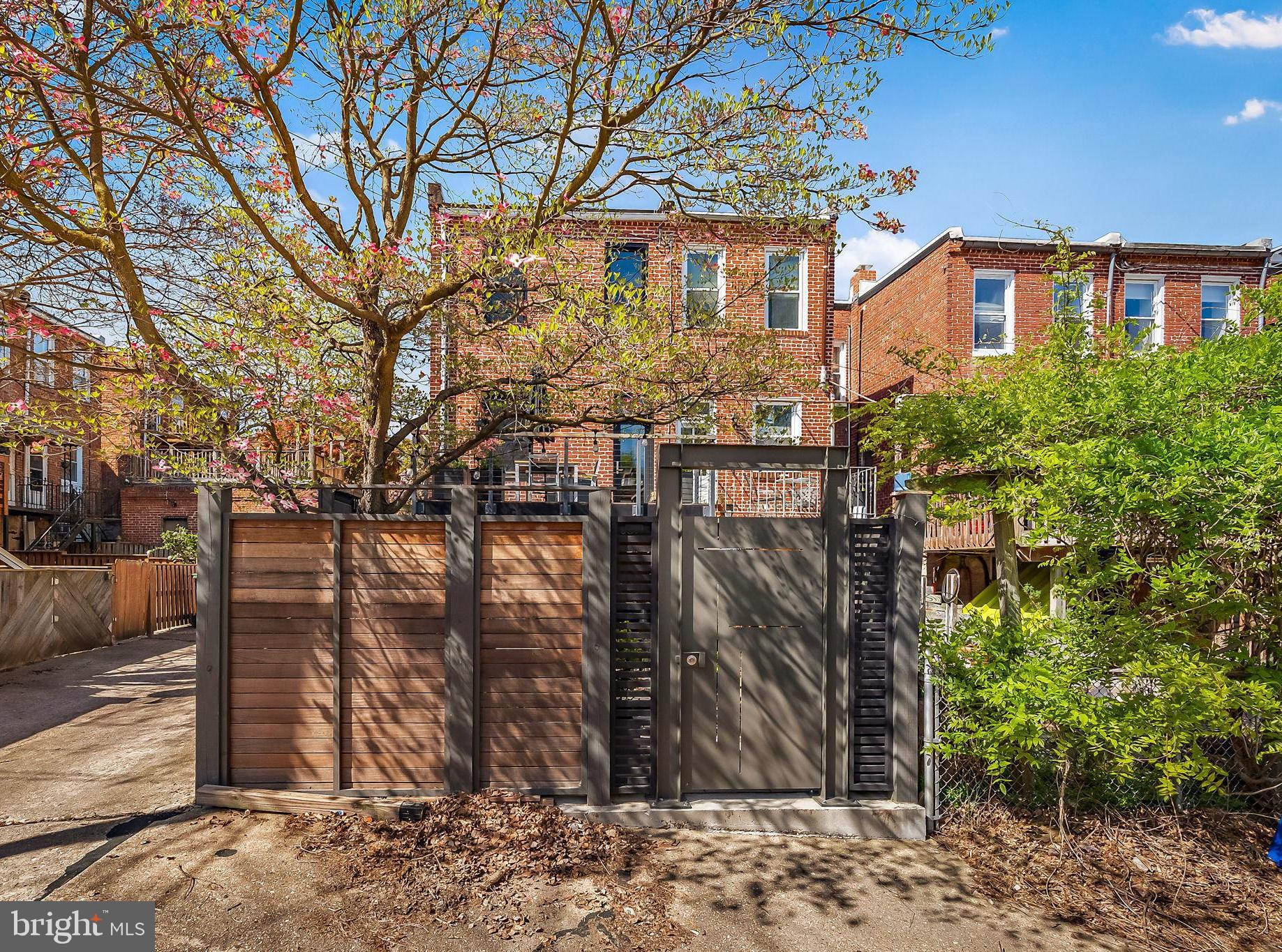 WYMAN PARK HAMPDEN - Residential