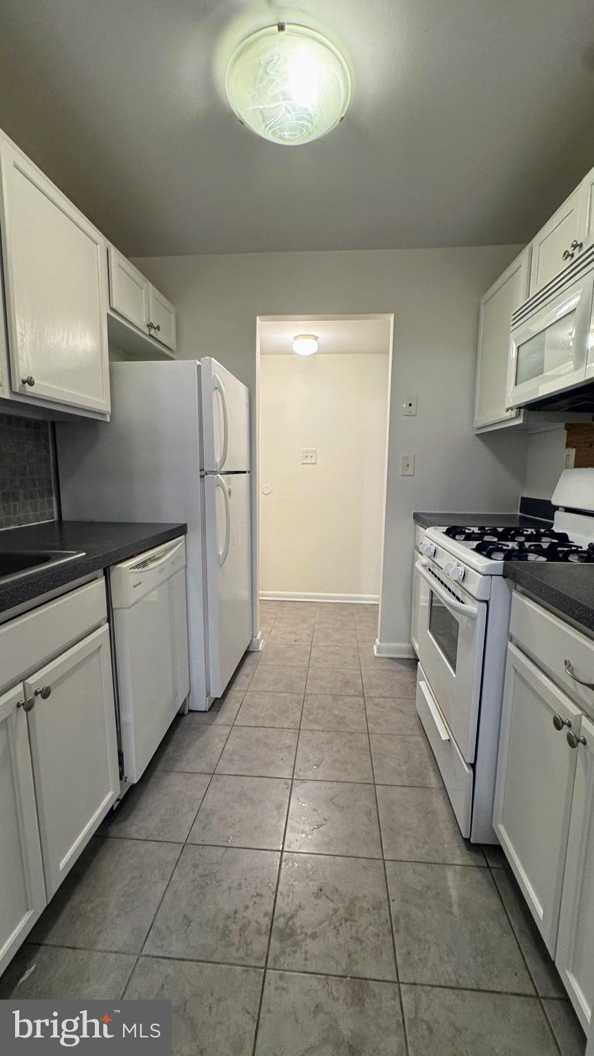 LYNDHURST - Residential Lease