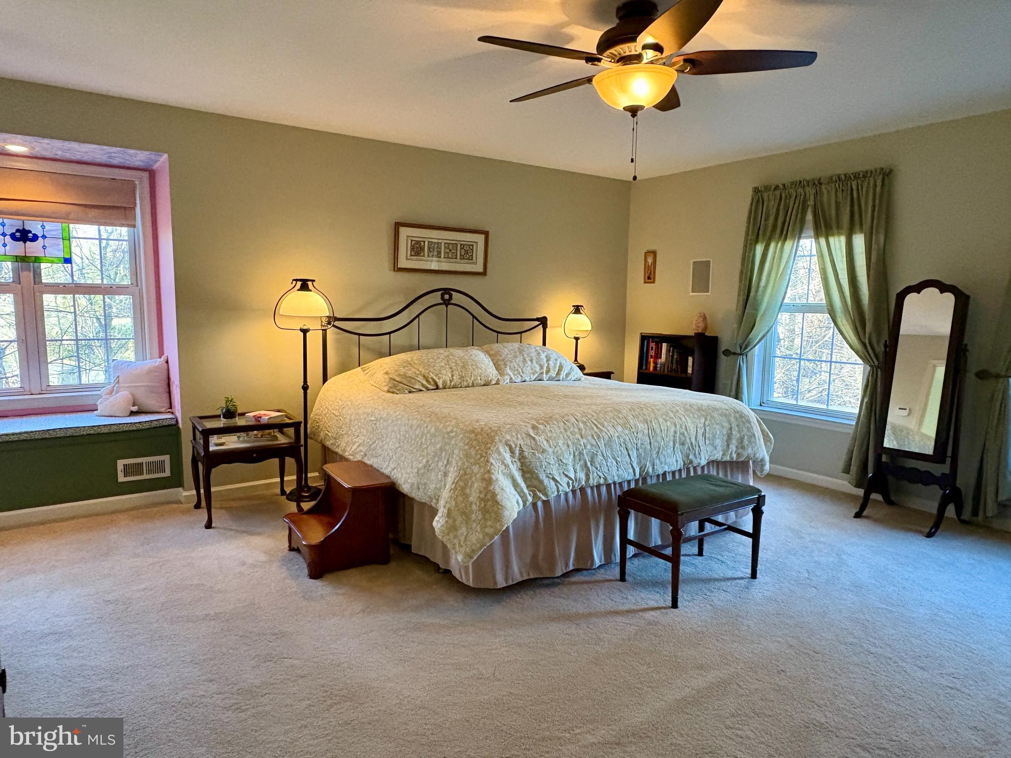 MADONNA MANOR - Residential