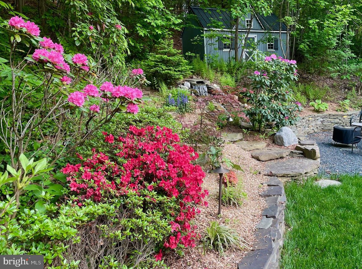 MADONNA MANOR - Residential