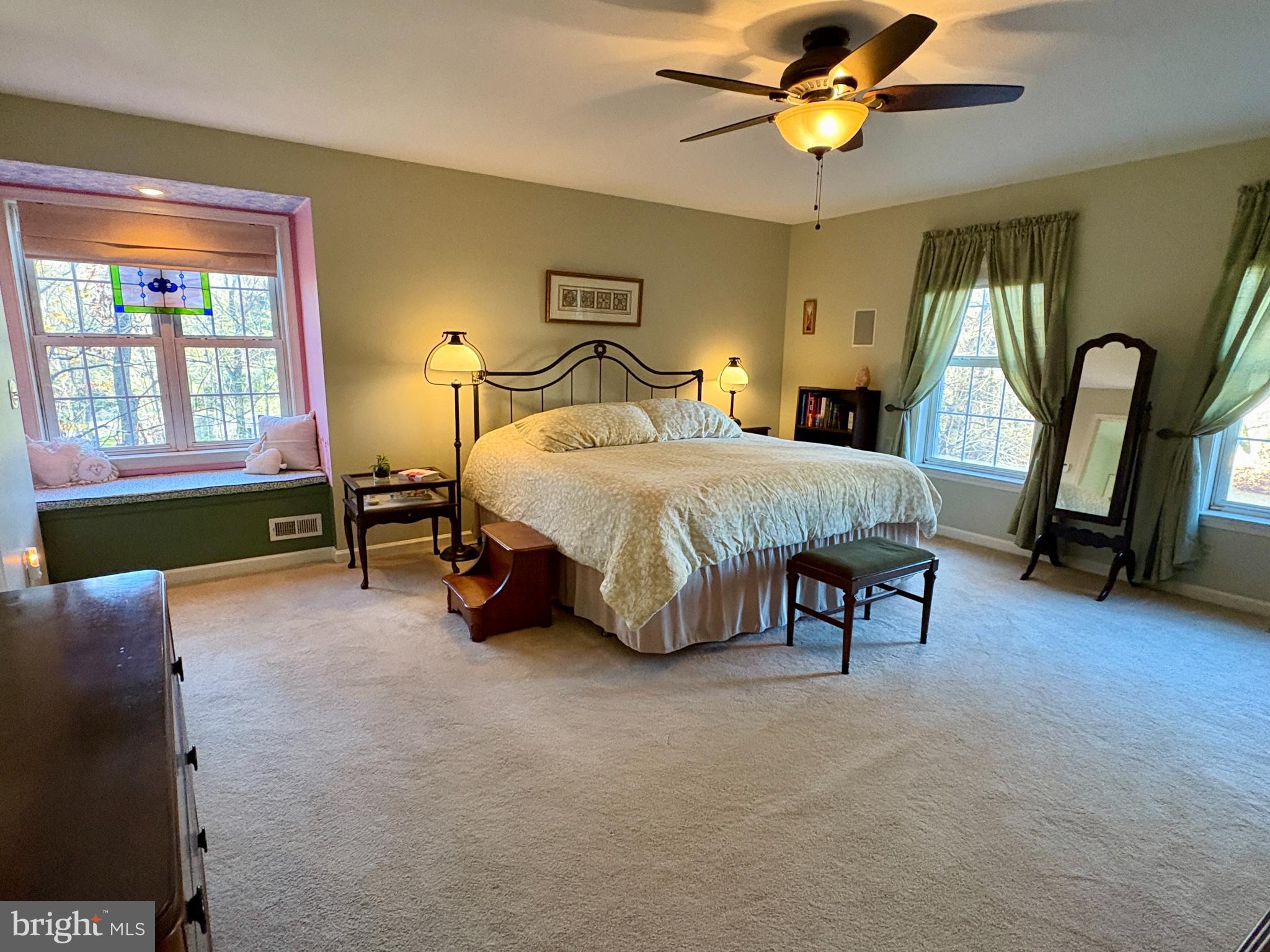 MADONNA MANOR - Residential