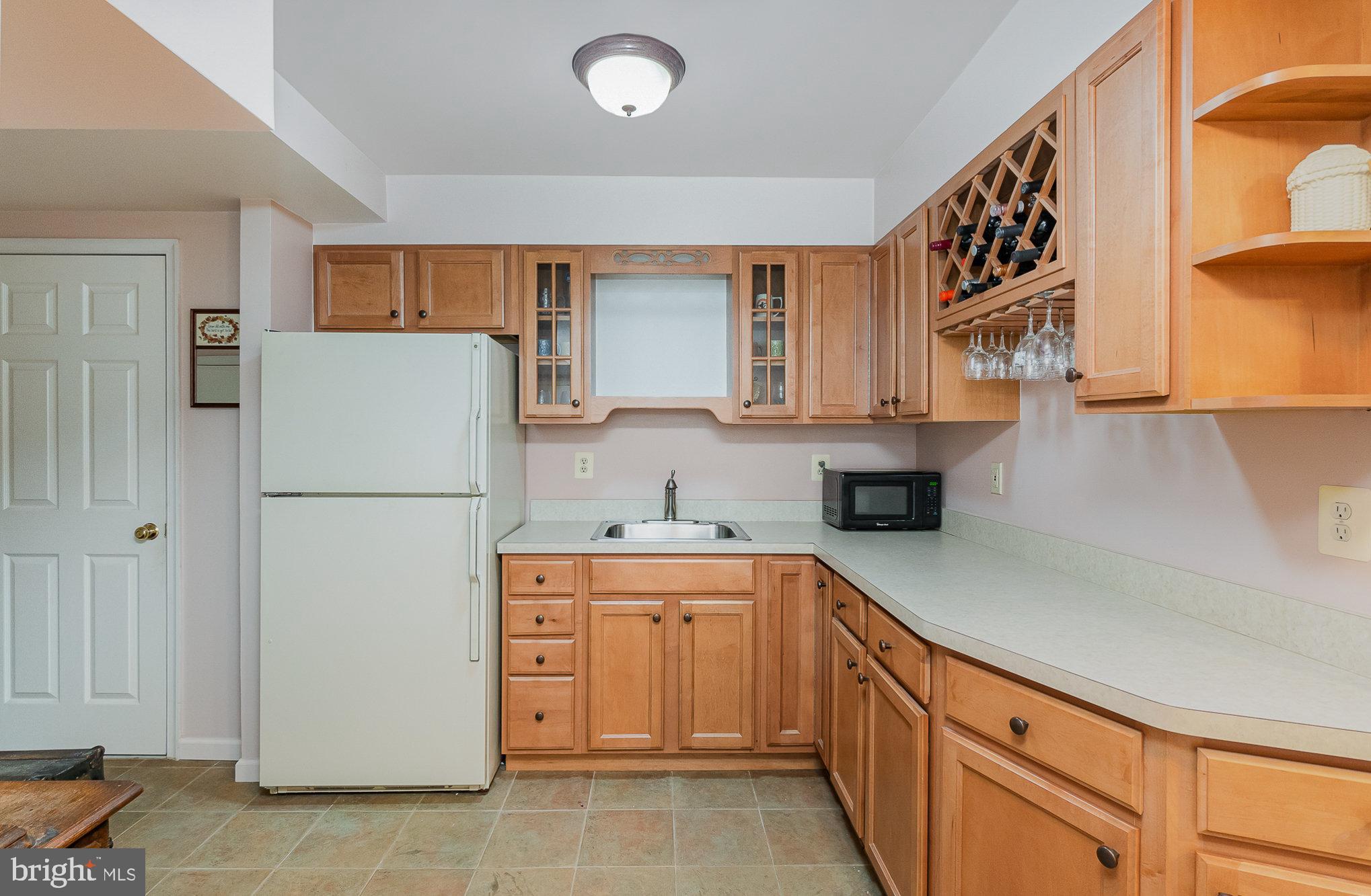 MADONNA MANOR - Residential