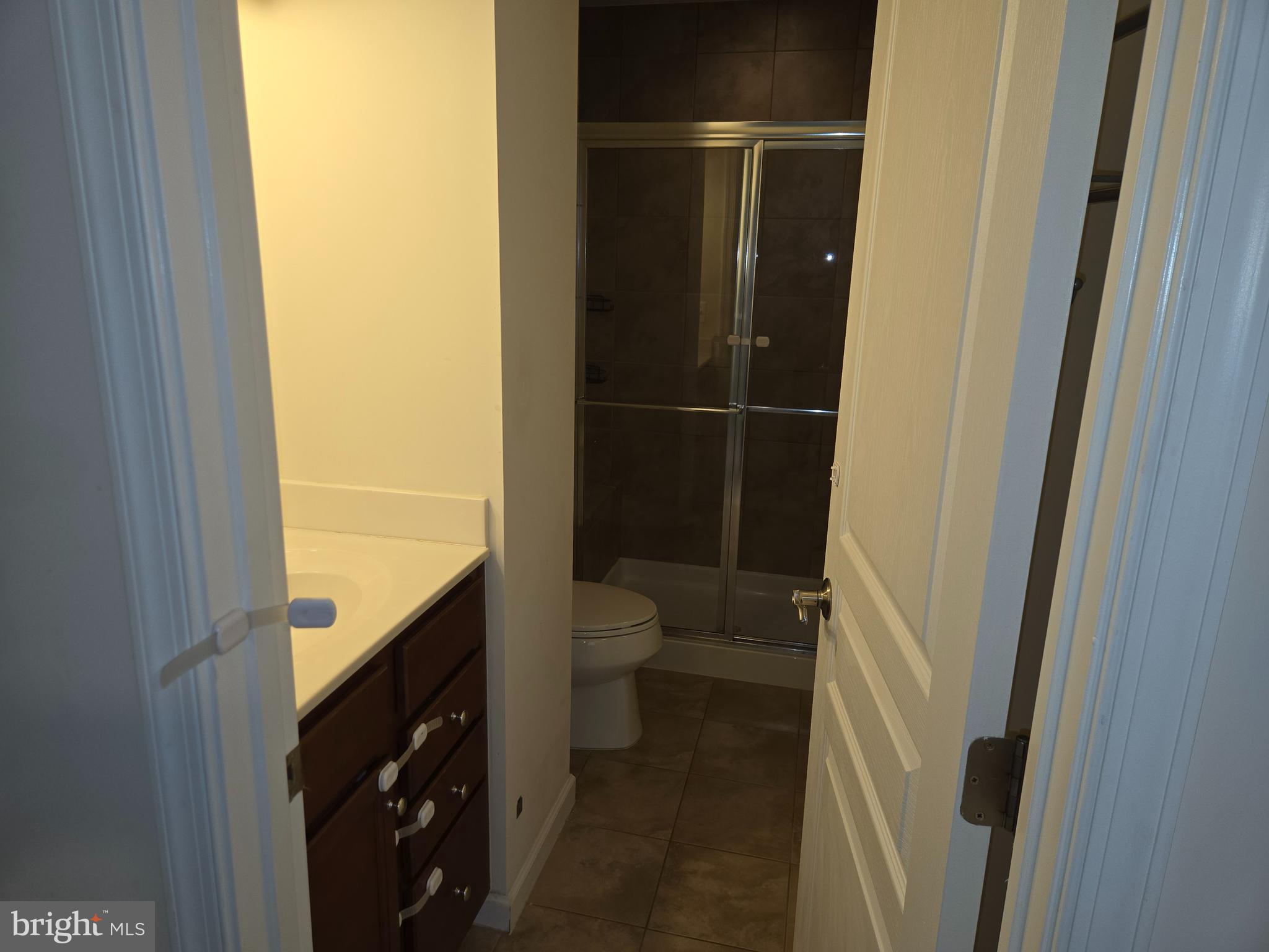 HERITAGE CROSSING CONDOMINIUM - Residential Lease