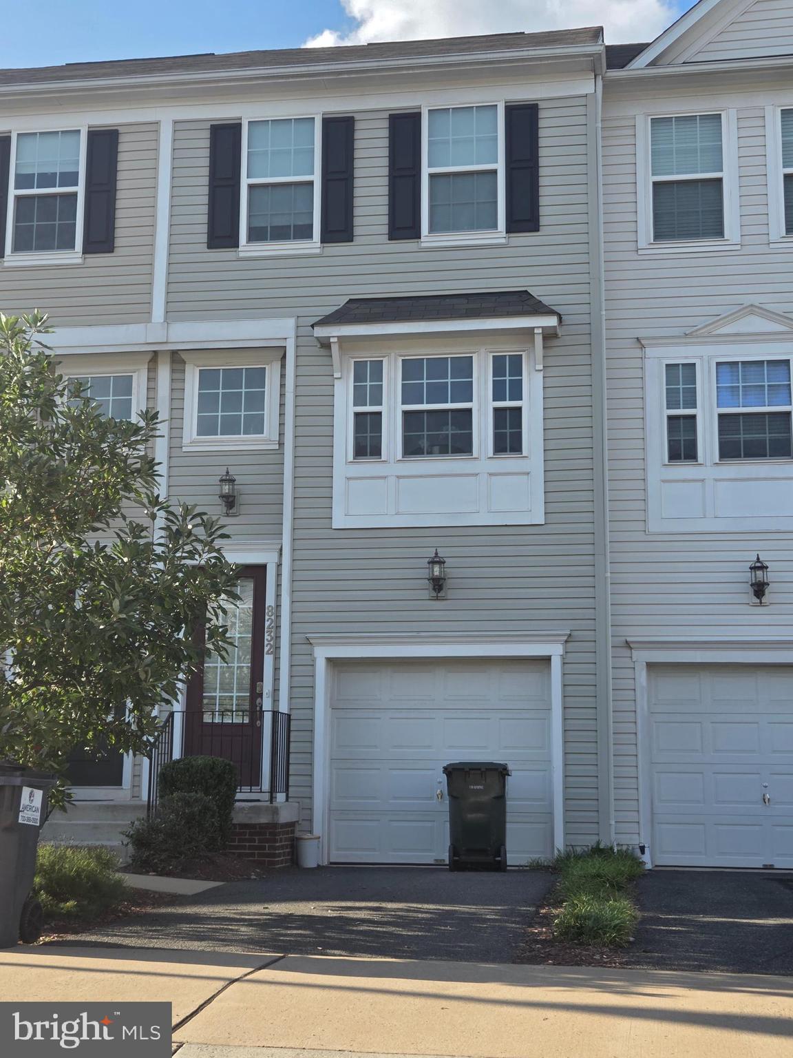 HERITAGE CROSSING CONDOMINIUM - Residential Lease