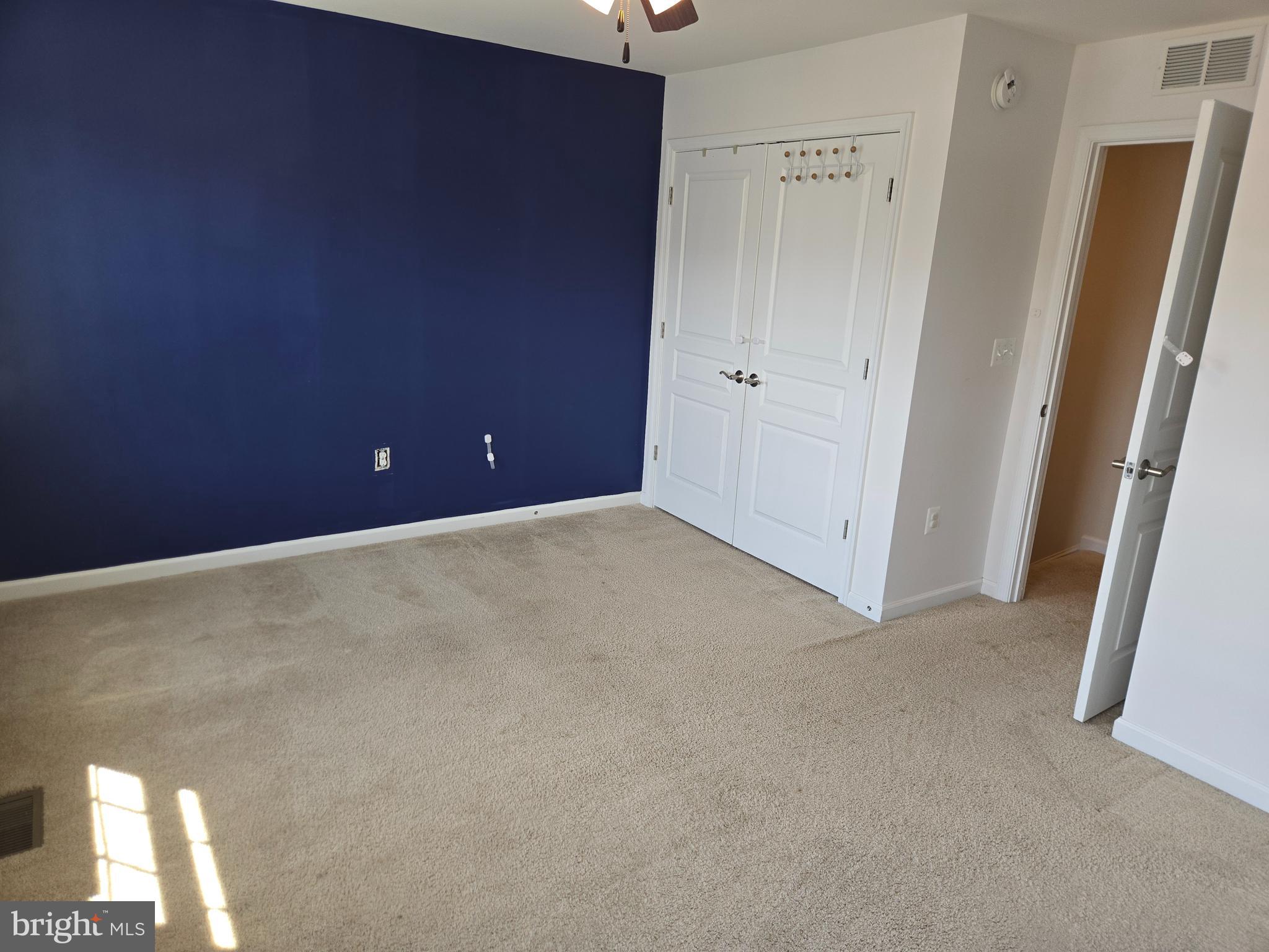 HERITAGE CROSSING CONDOMINIUM - Residential Lease