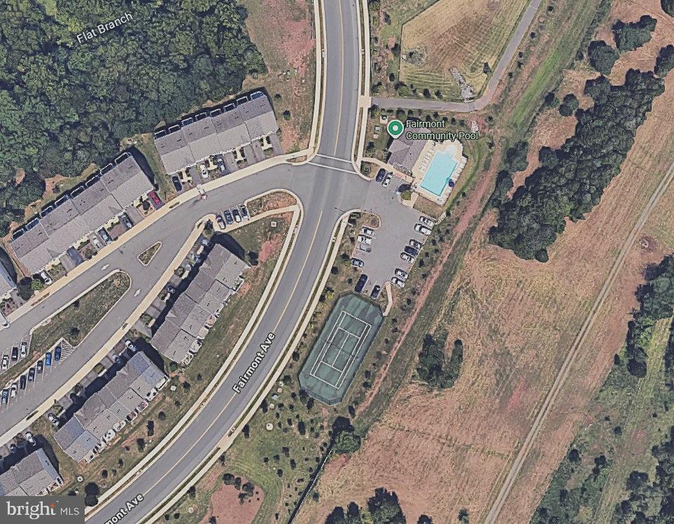 HERITAGE CROSSING CONDOMINIUM - Residential Lease