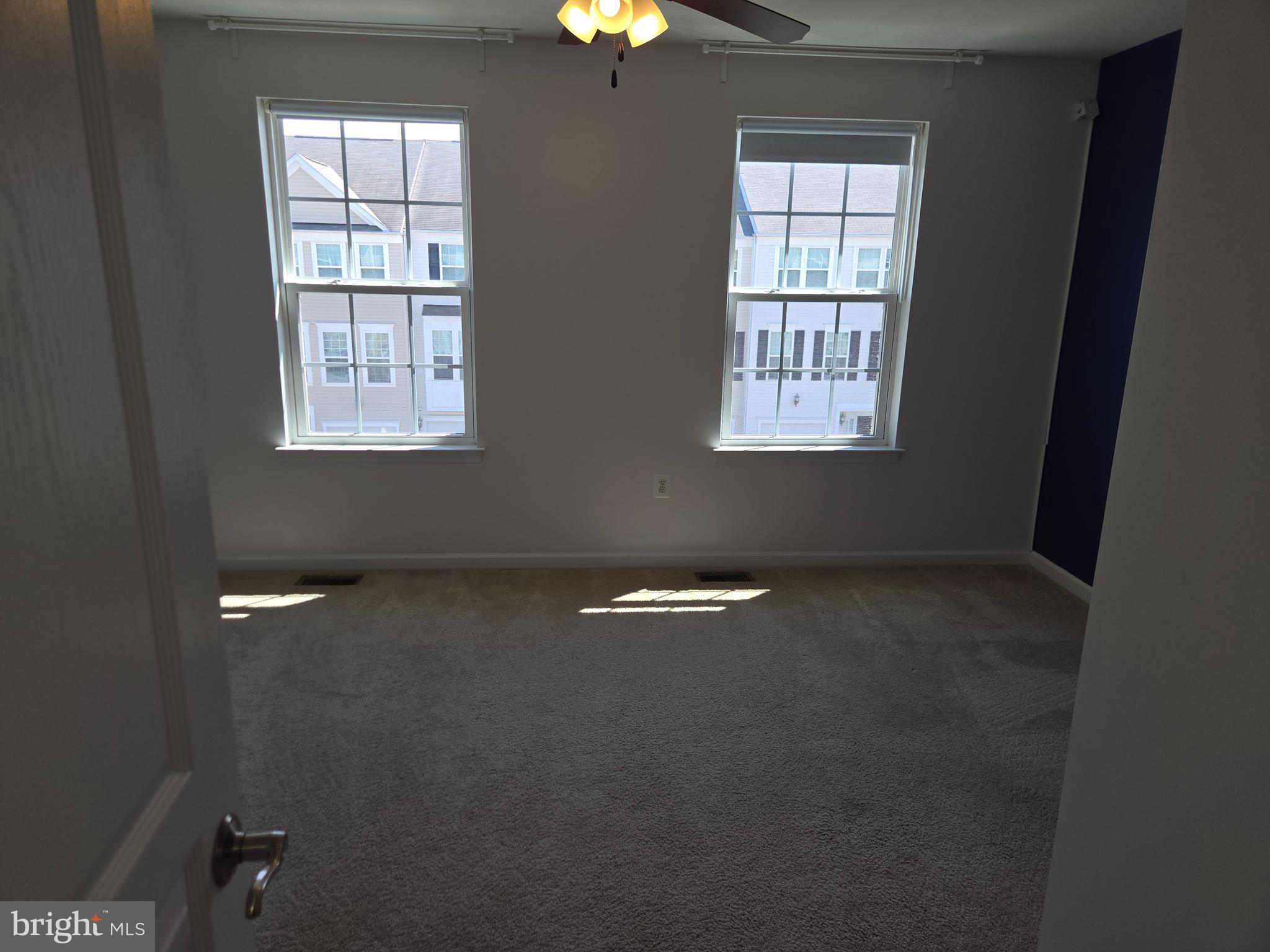 HERITAGE CROSSING CONDOMINIUM - Residential Lease