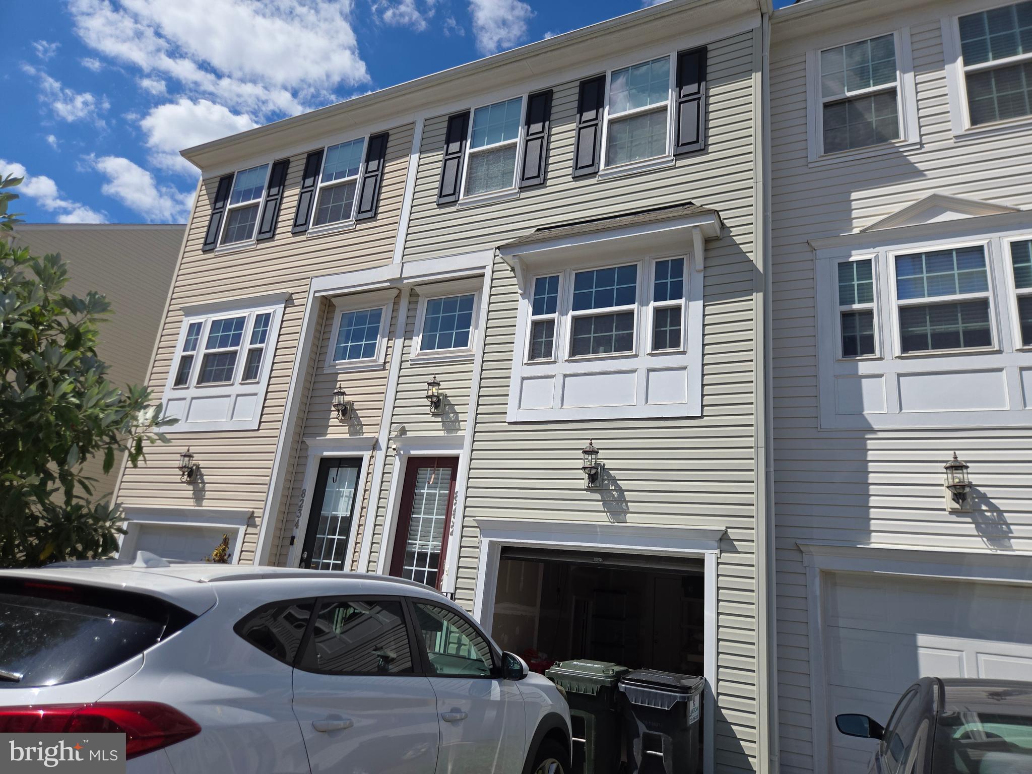 HERITAGE CROSSING CONDOMINIUM - Residential Lease