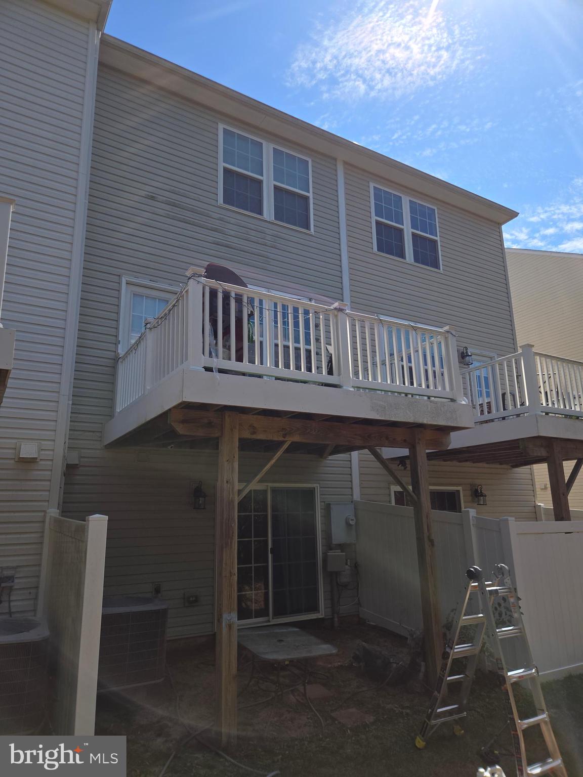 HERITAGE CROSSING CONDOMINIUM - Residential Lease