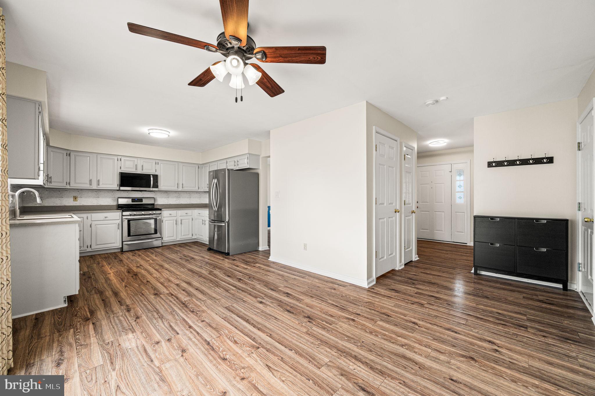 FAIRLAWN COURT - Residential