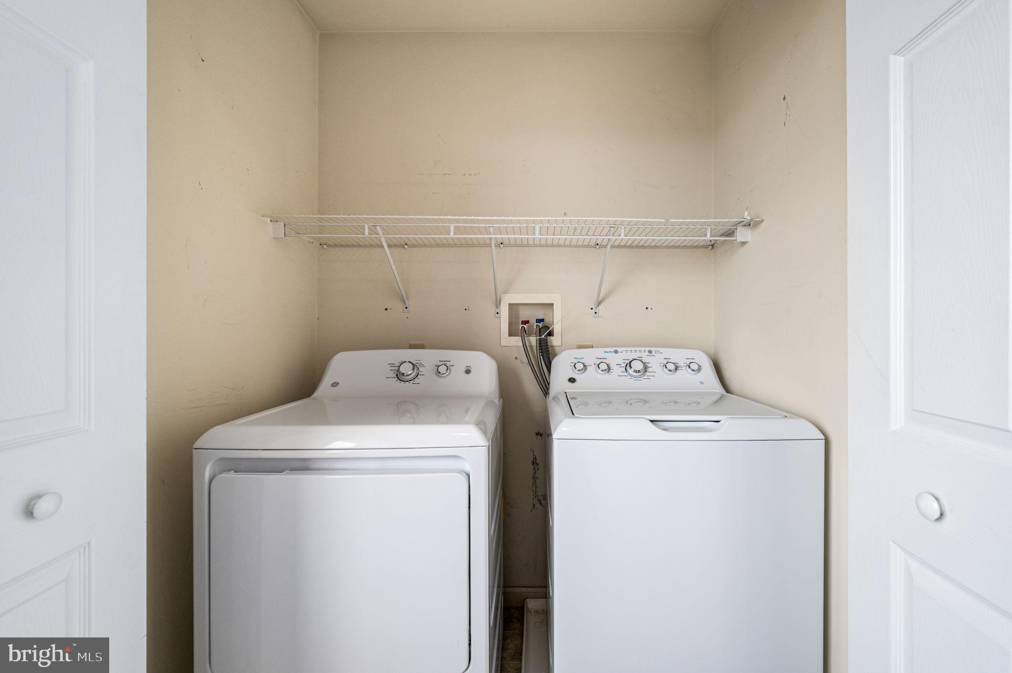 FAIRLAWN COURT - Residential