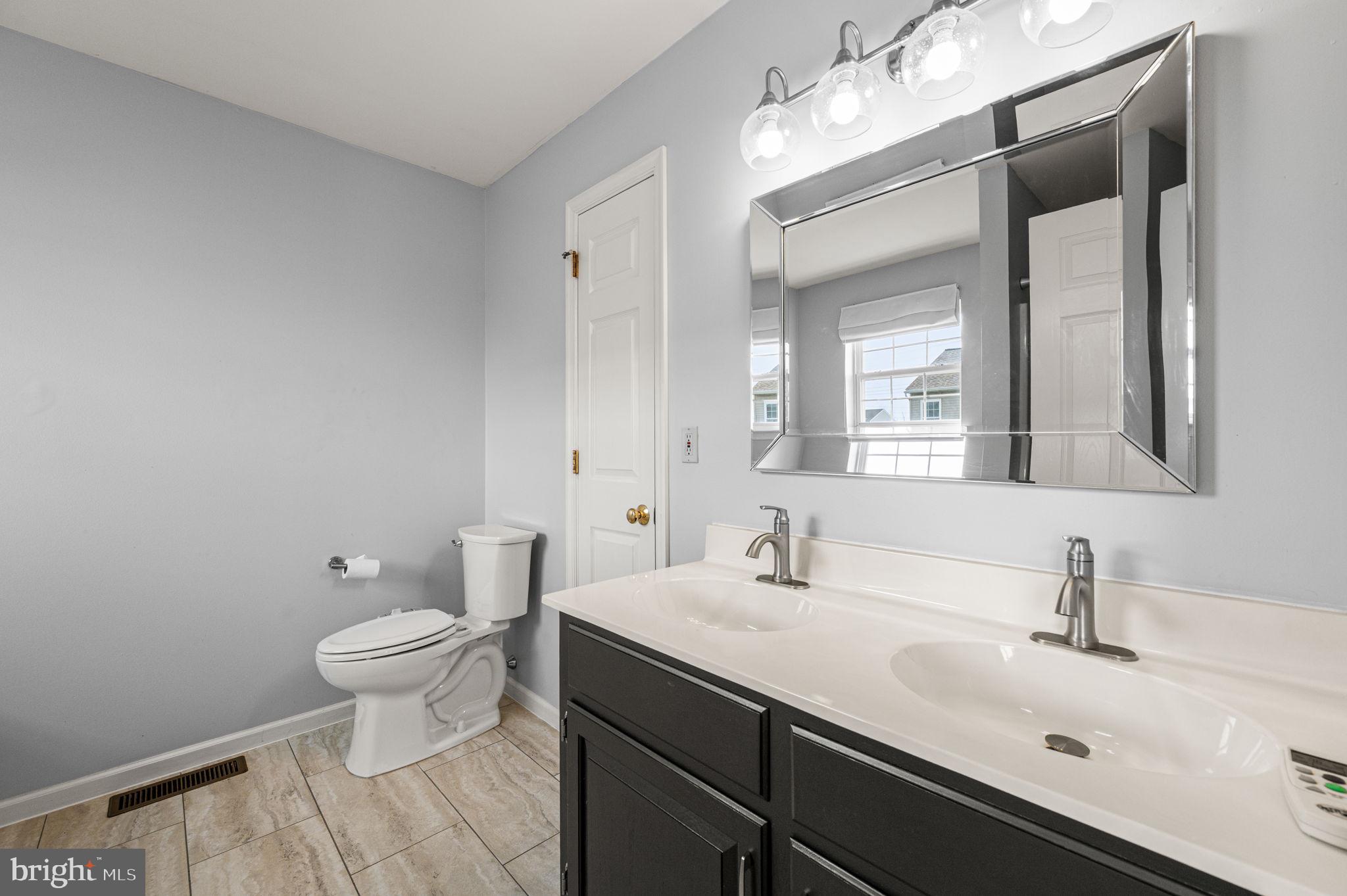 FAIRLAWN COURT - Residential