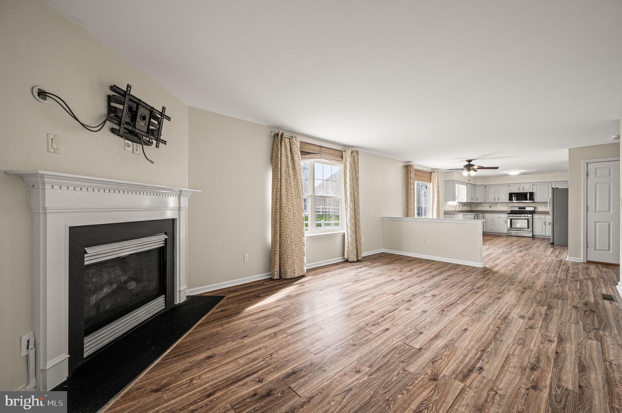 FAIRLAWN COURT - Residential