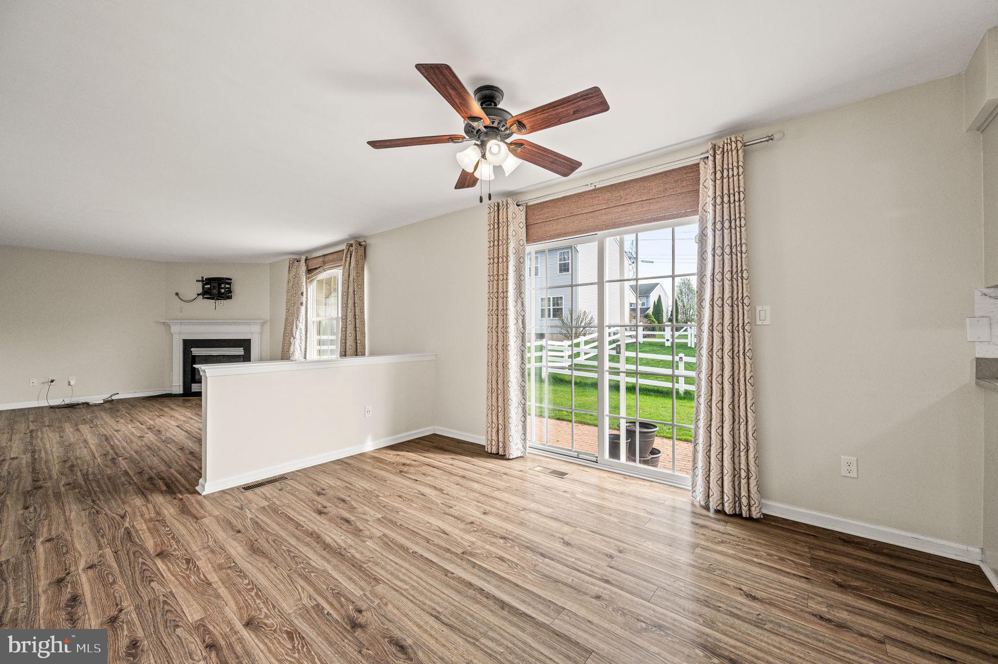 FAIRLAWN COURT - Residential