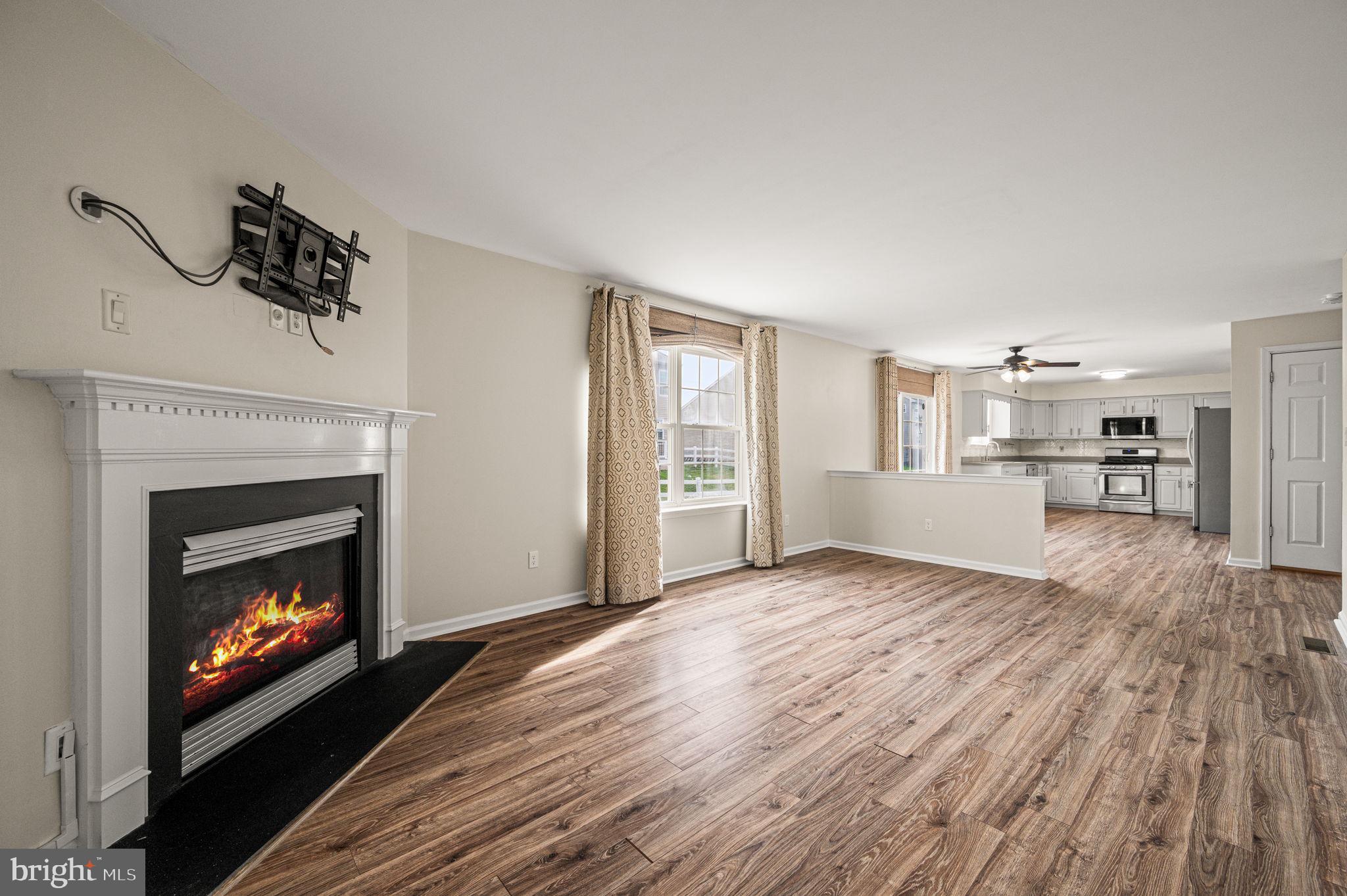 FAIRLAWN COURT - Residential