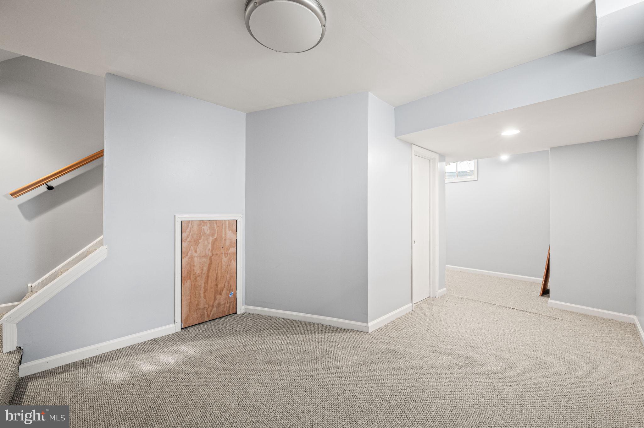 FAIRLAWN COURT - Residential