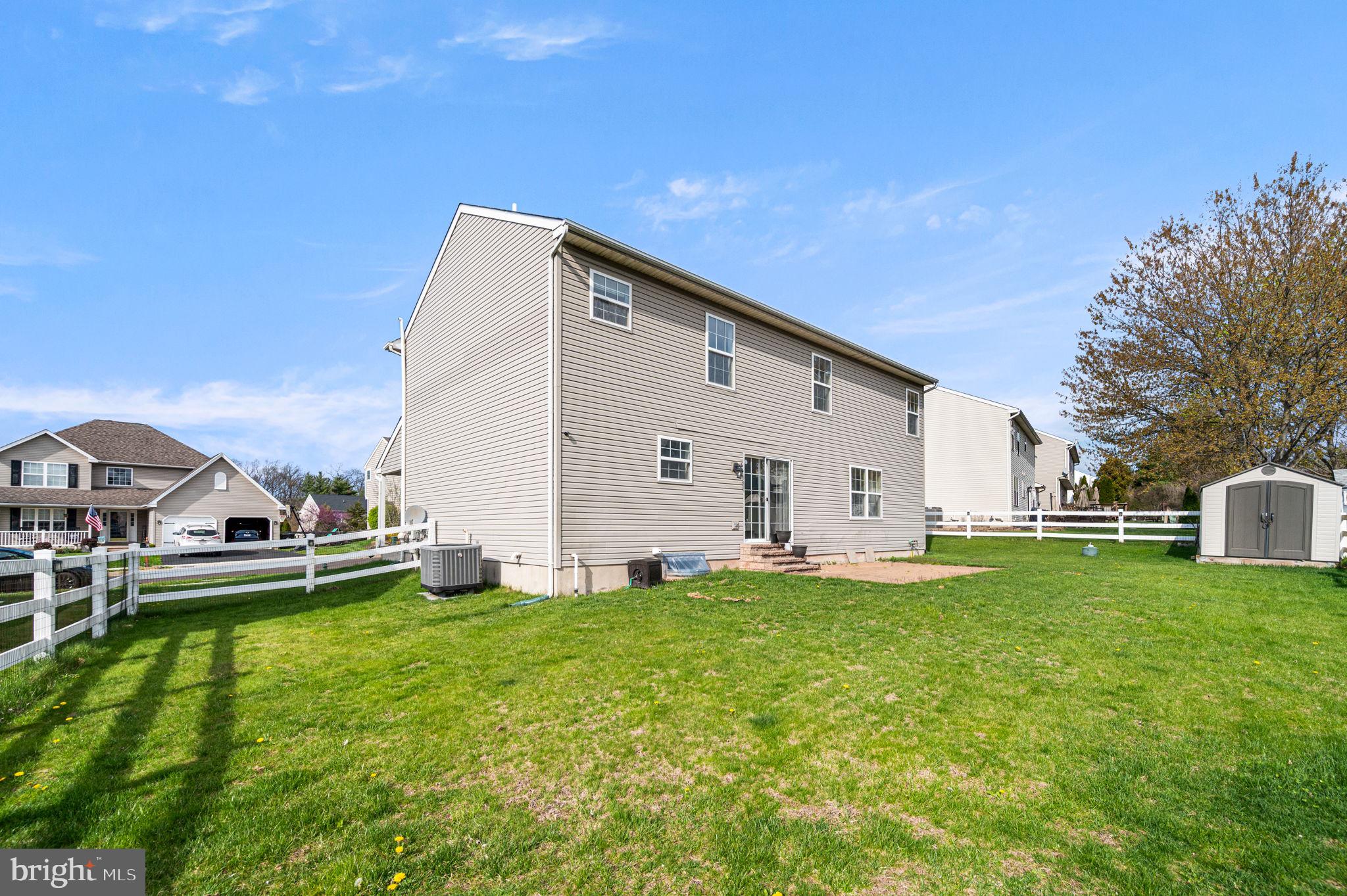 FAIRLAWN COURT - Residential