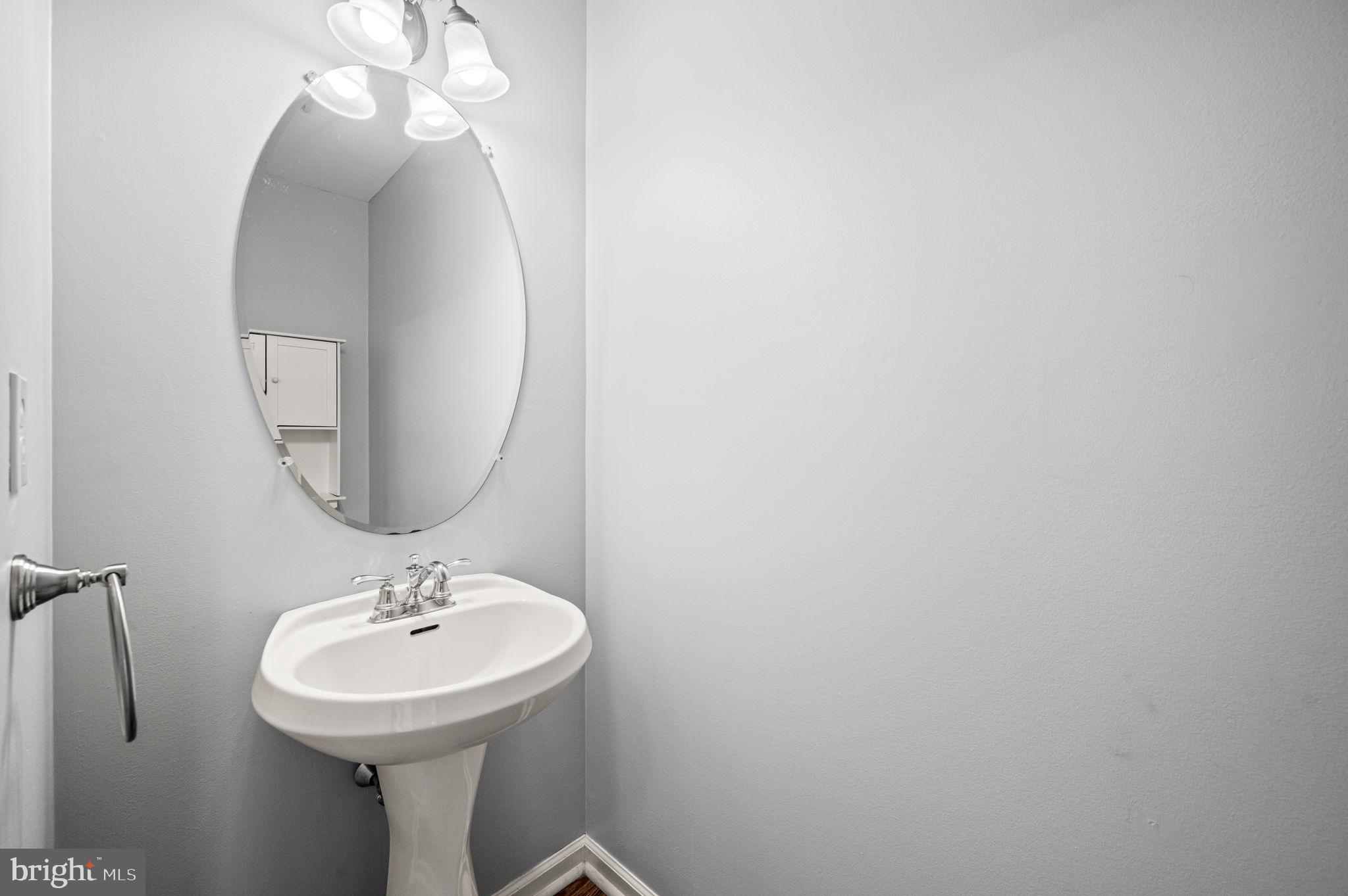 FAIRLAWN COURT - Residential