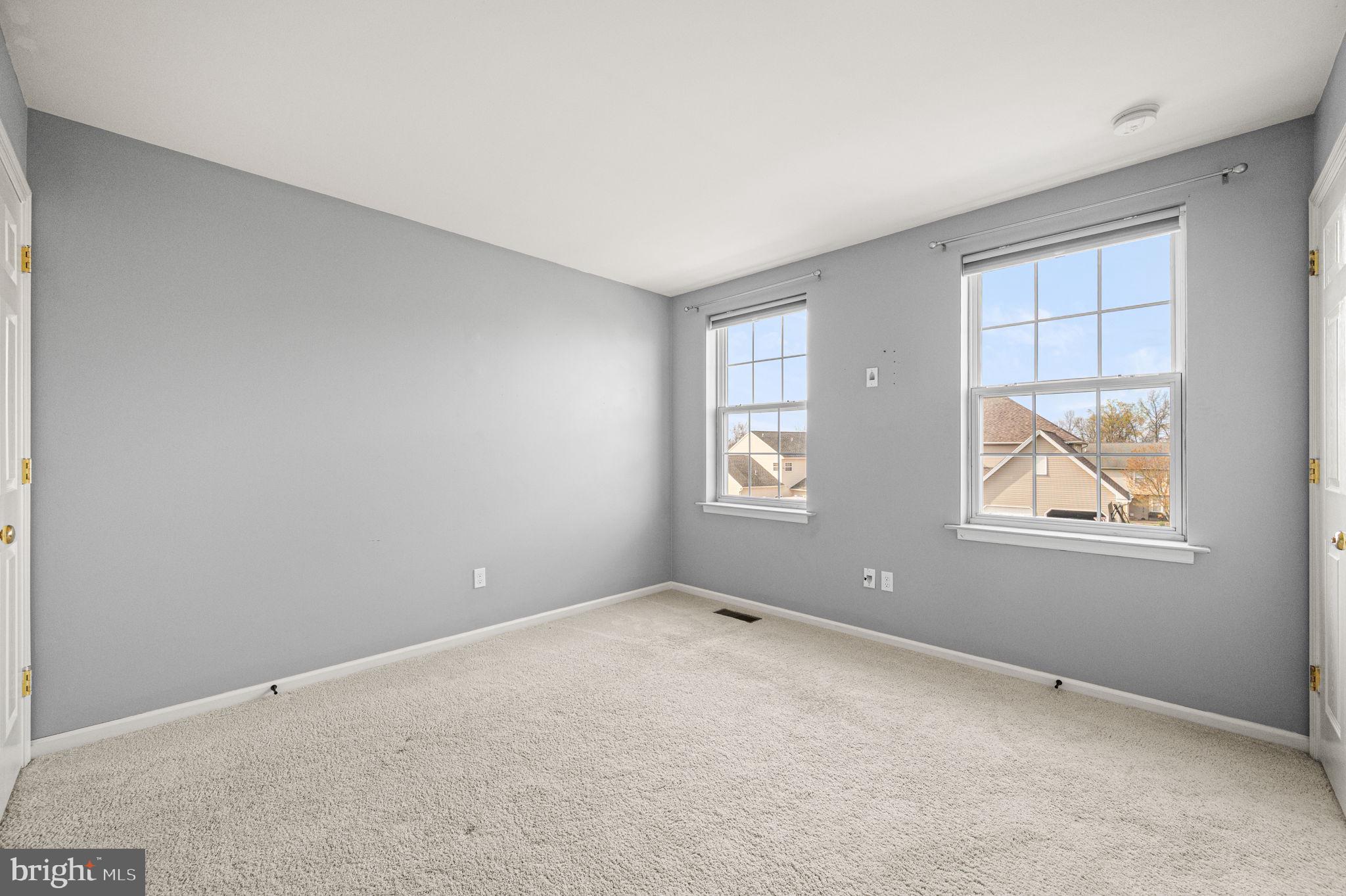 FAIRLAWN COURT - Residential