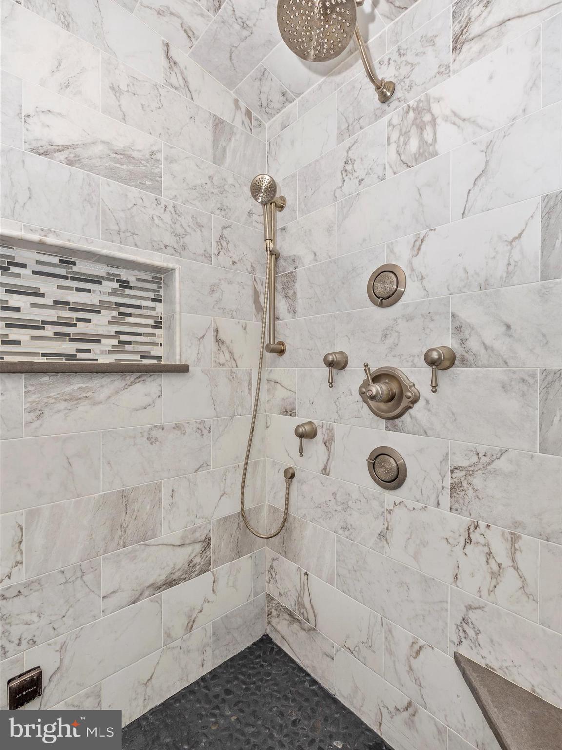 SAMHILL ESTATES - Residential