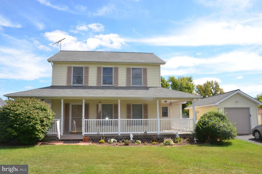 JUST REDUCED!! THIS IS A MUST SEE Beautiful home in Downtown Haymarket-located in walking distance to shops & restaurants- 3 bedroom 2.5 bath- fresh paint throughout the house- fenced in backyard- wrap around porch- ceiling fans in all BR- new dishwasher- corian counters- NEW washer and dryer- home is well maintained- great location- close to 66/29/15