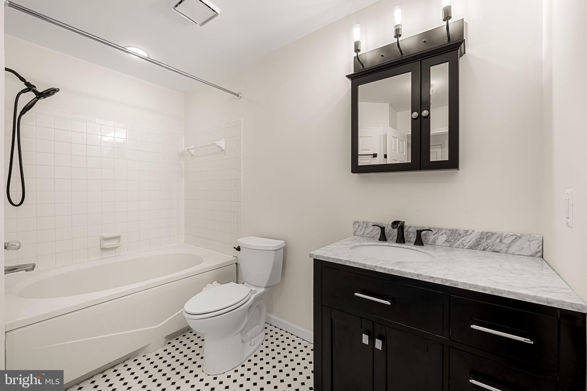 SILVERBROOK FARMS - Residential