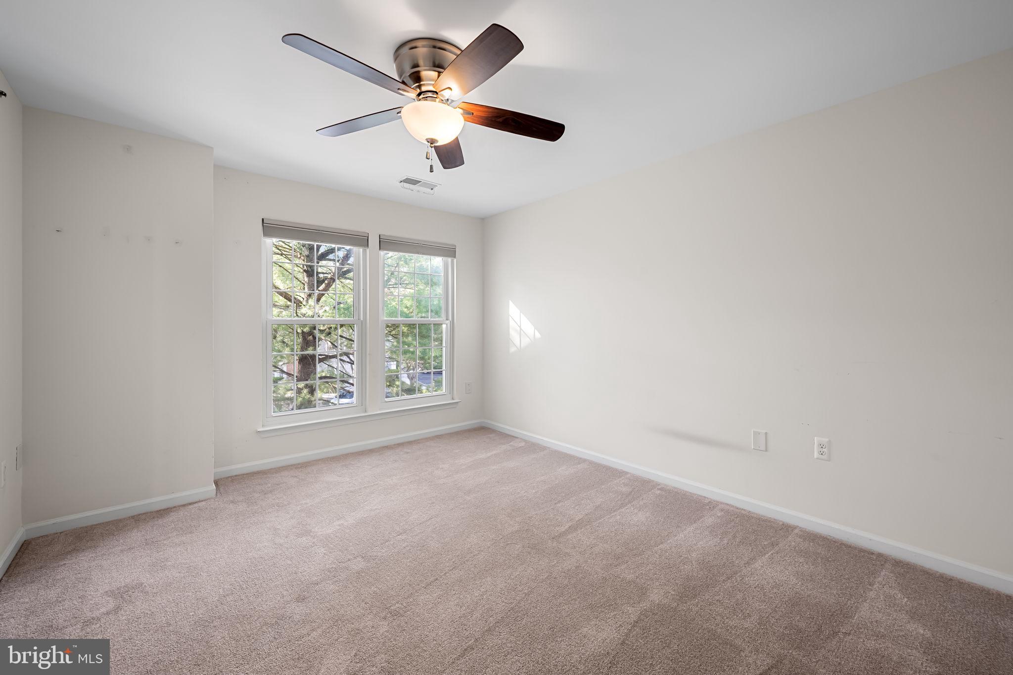 SILVERBROOK FARMS - Residential