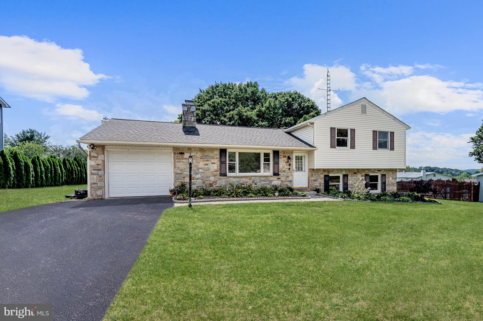 MANCHESTER FARMS - Residential