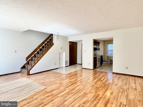 30 E Fourth St, Burlington, NJ 08016 - MLS#: NJBL2082420