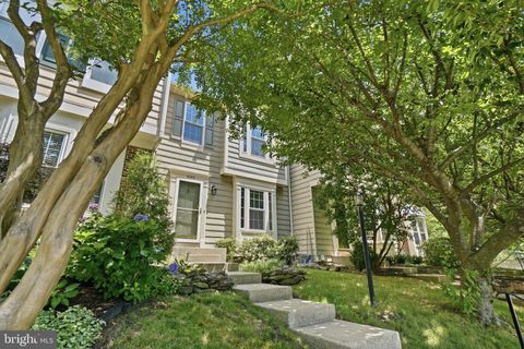 Townhouse For Sale - 6052 Kestner Circle<br/> ALEXANDRIA, VA 22315