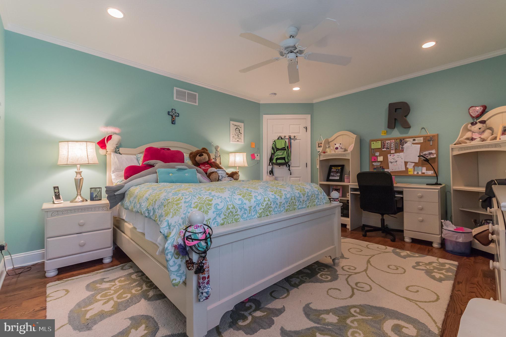 GLADWYNE - Residential