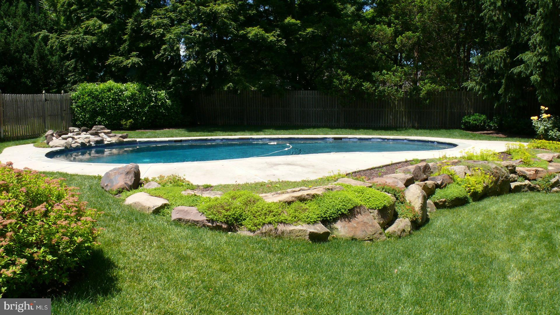 GLADWYNE - Residential