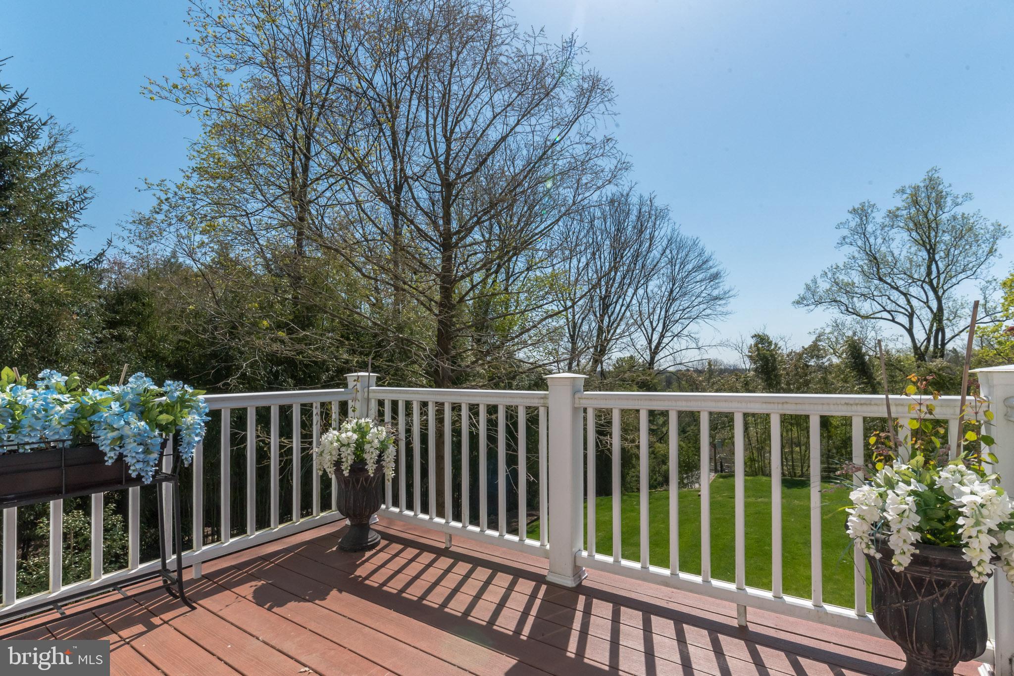 GLADWYNE - Residential