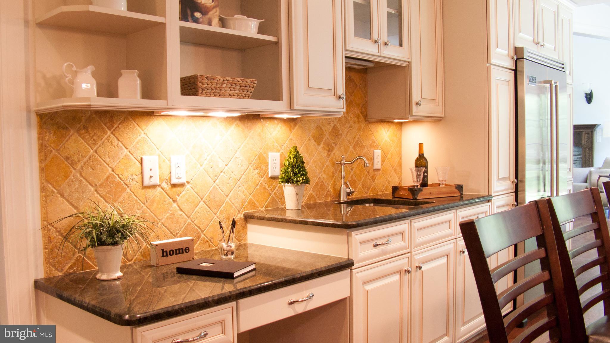 GLADWYNE - Residential