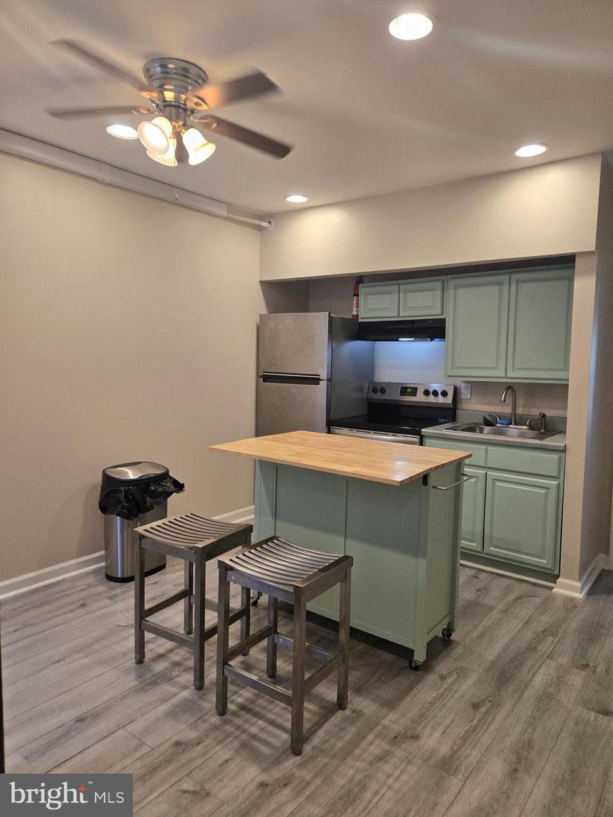 Welcome to this spacious 2 bedroom 1 bathroom rental, perfect for those seeking comfort and flexibility! This is a second floor unit. Upstairs, you'll find two bedrooms, a full bath, and a bright eat-in kitchen with stainless steel appliances. All utilities including electric and water are included in the rent price.
Don’t miss this great rental opportunity—schedule your showing today! All square footage numbers are approximate and should be verified by the tenant.